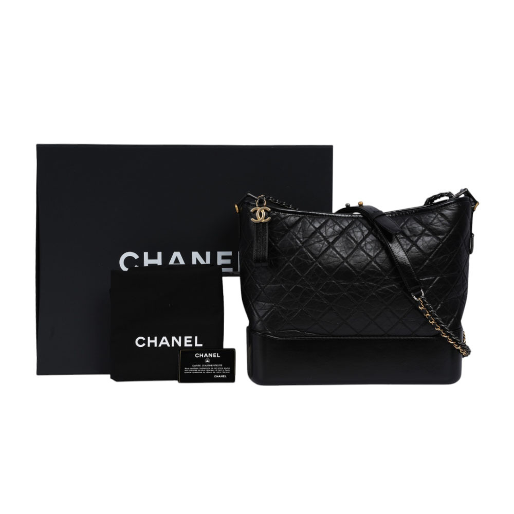 【CHANEL】Gabrielle HoBo菱格紋小牛皮流浪包(大款)(黑色)A93825 Y61477 94305