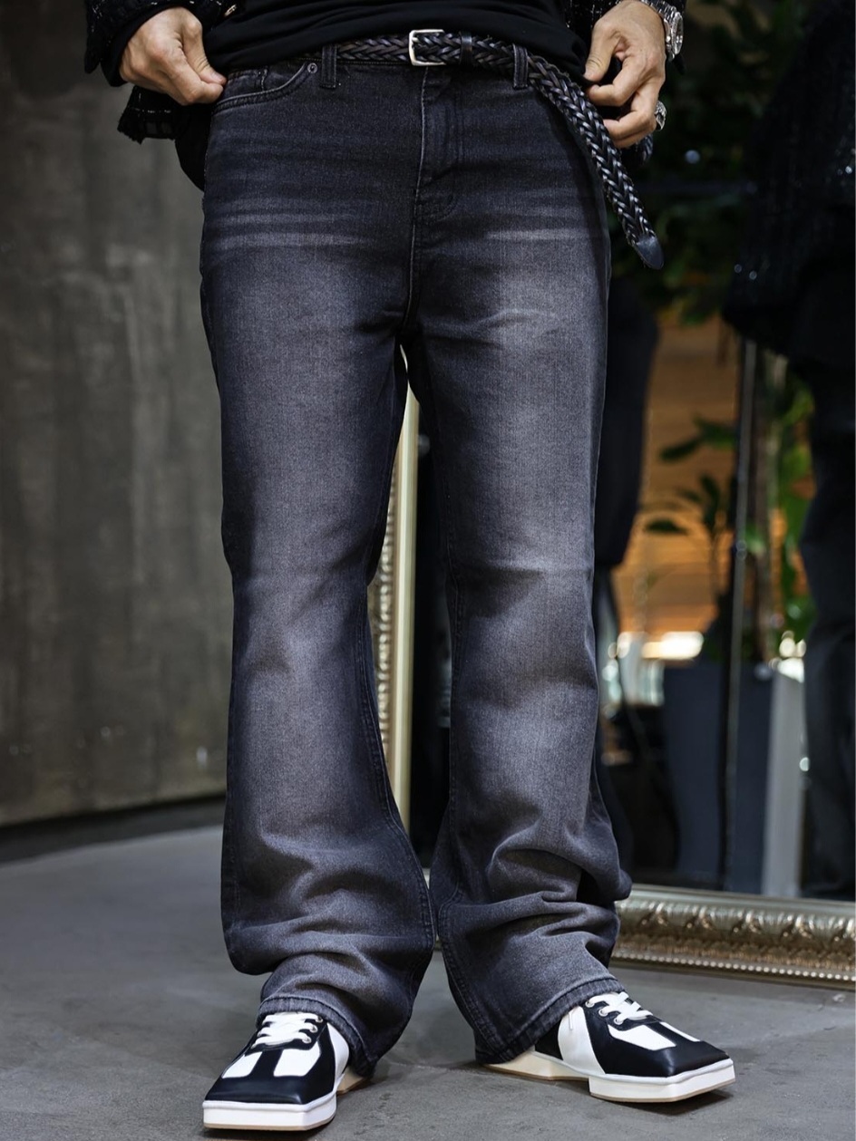 沙刷微喇靴型黑色牛仔長褲