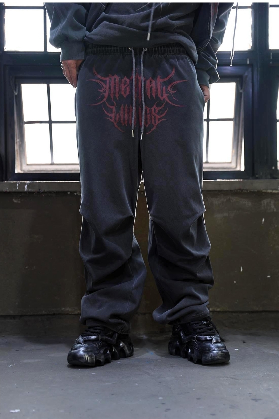 顏料字母褶襉繫帶長褲