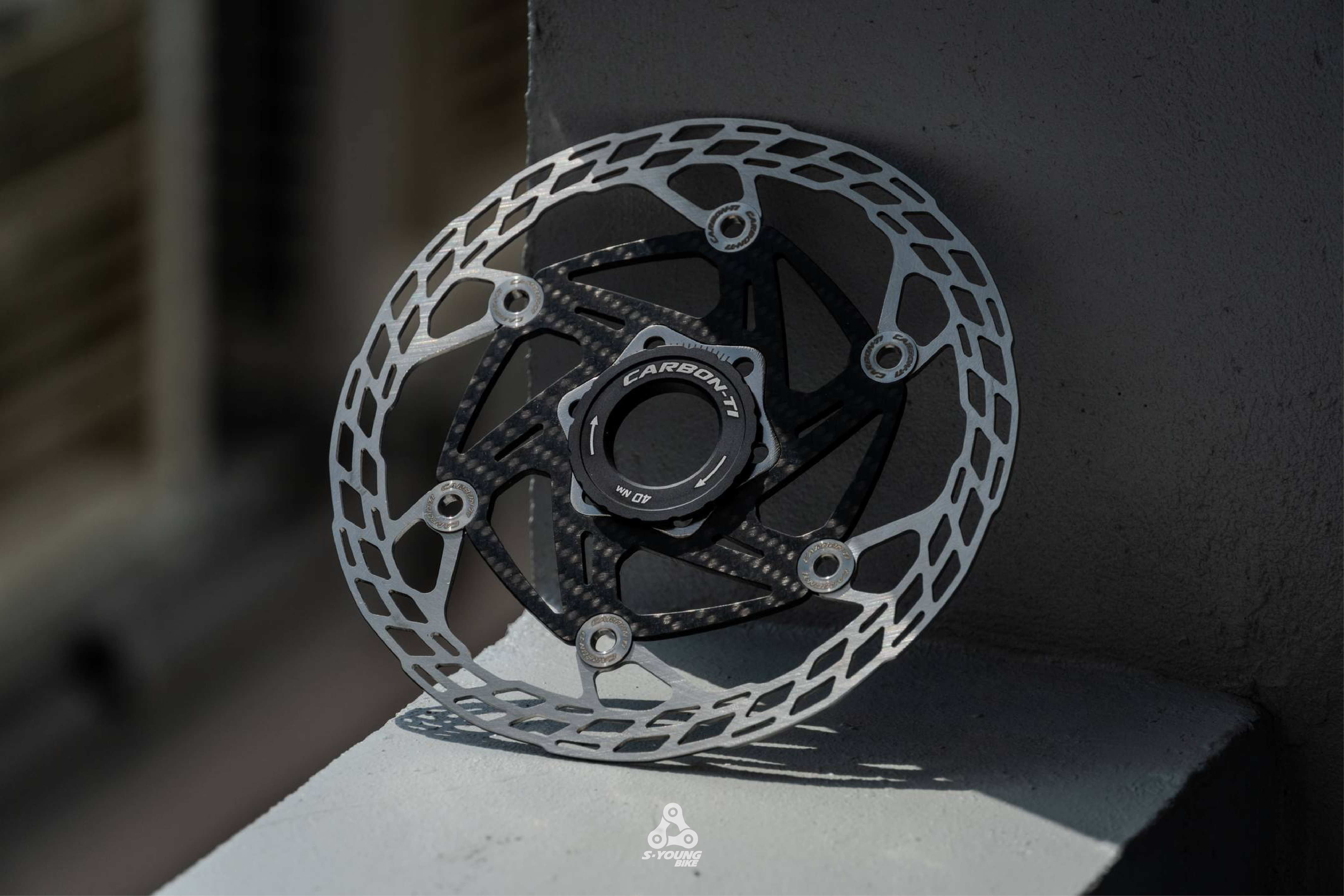 現貨【Carbon-Ti】X-Rotor SteelCarbon 3 輕量化碟盤 / 140mm（含中鎖轉接座）