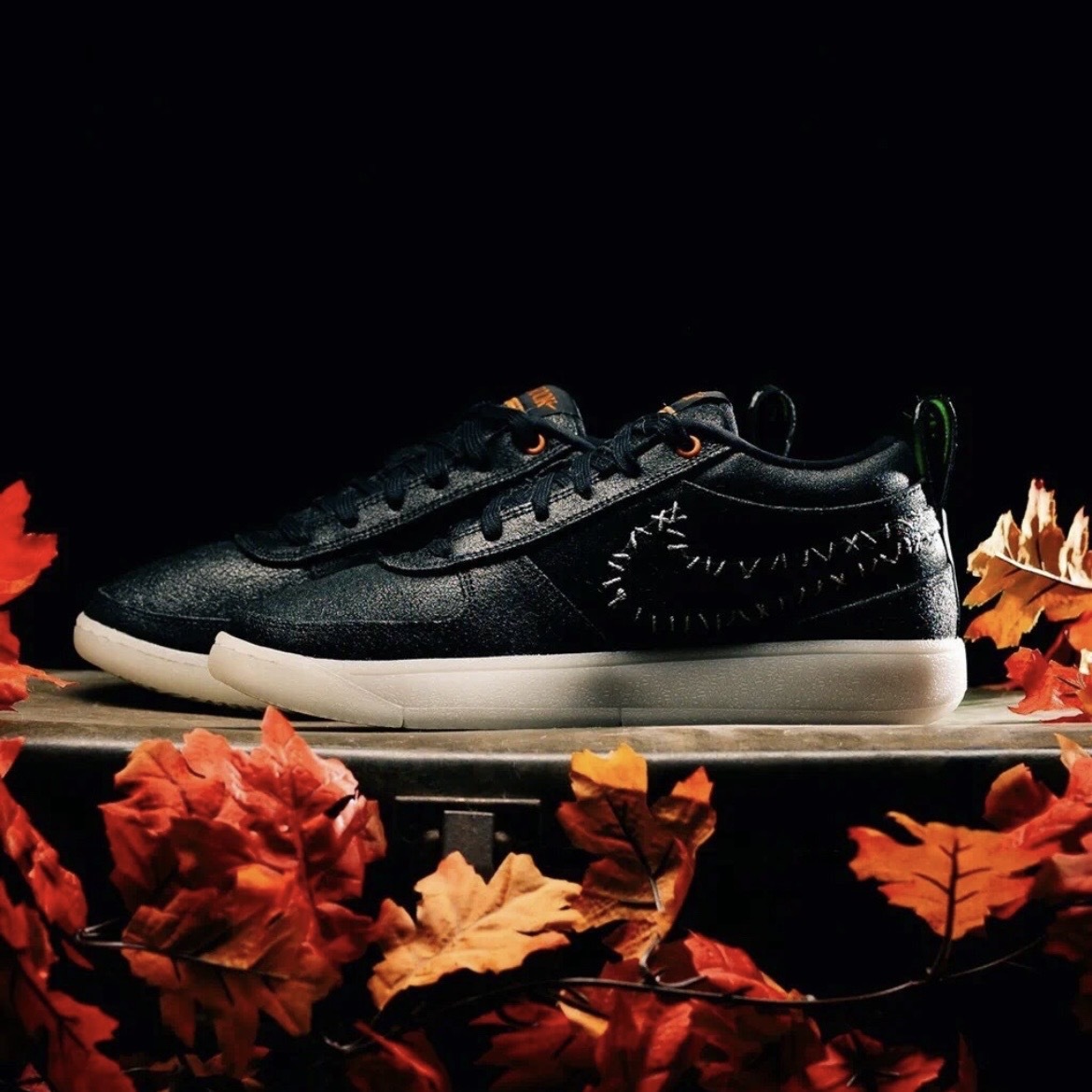 【逢甲FUZZY】Nike Book 1 EP 萬聖節 黑橘 縫線 FJ4250-003