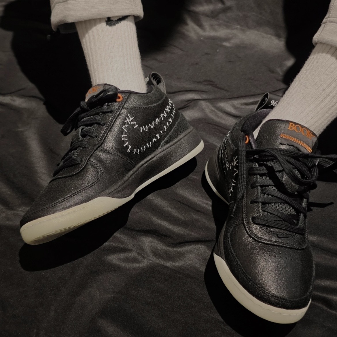 【逢甲FUZZY】Nike Book 1 EP 萬聖節 黑橘 縫線 FJ4250-003