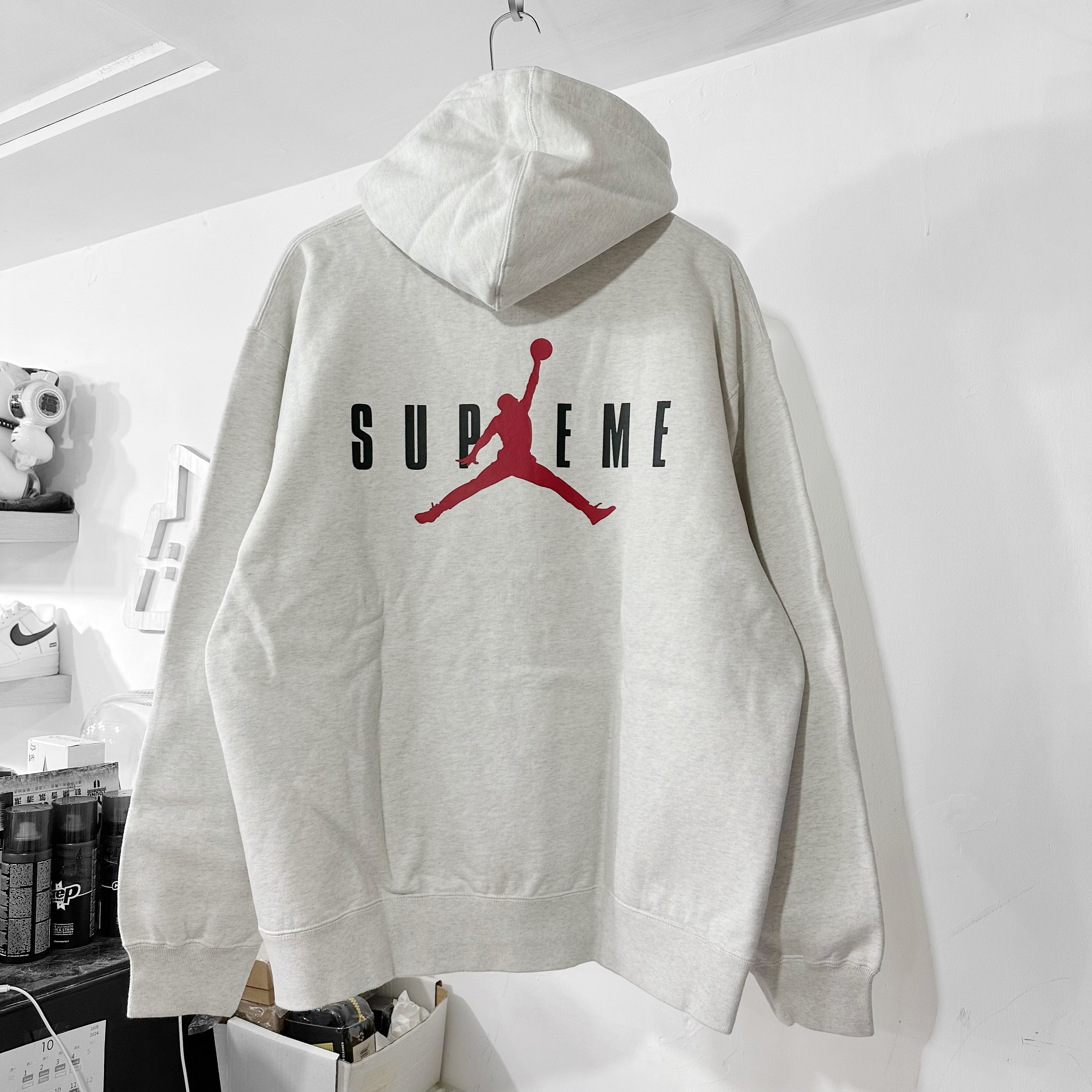 SUPREME®/JORDAN® HOODED SWEATSHIRT ASH GREY