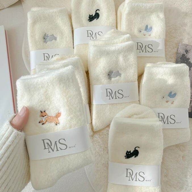 《5118》奶油刺繡可愛動物加厚保暖中筒襪