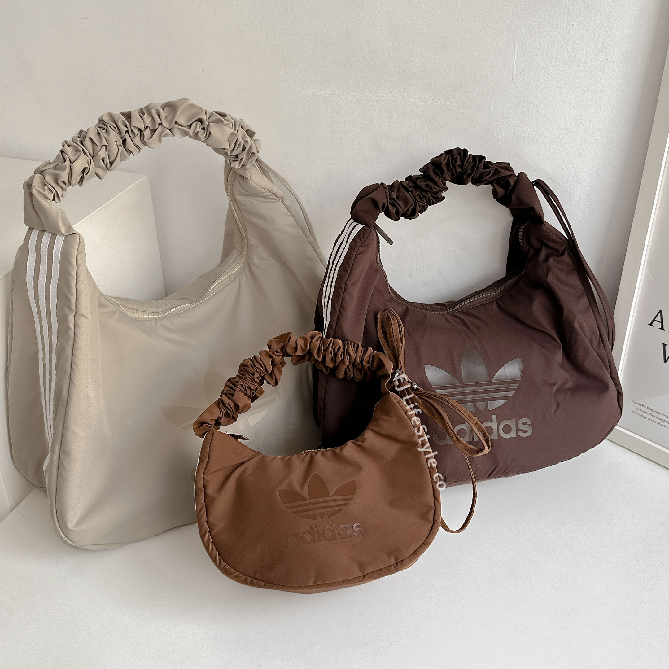 ADIDAS 皺摺雲朵包 手提包 斜背包 肩背包 可調節 抽繩 三葉草 大地色系 可可色 摩卡 淡奶茶 JX1425 JZ2277 JZ2278 JX9242 / 現貨
