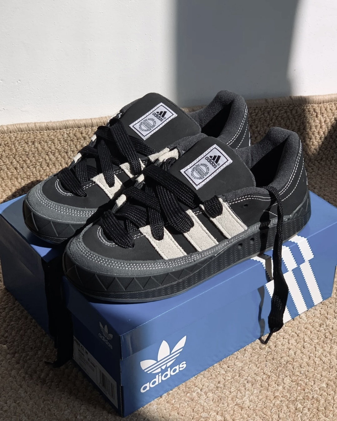 【現貨】Adidas Adimatic 麵包鞋 鯊魚 Oreo 配色 外縫線 麂皮 黑米