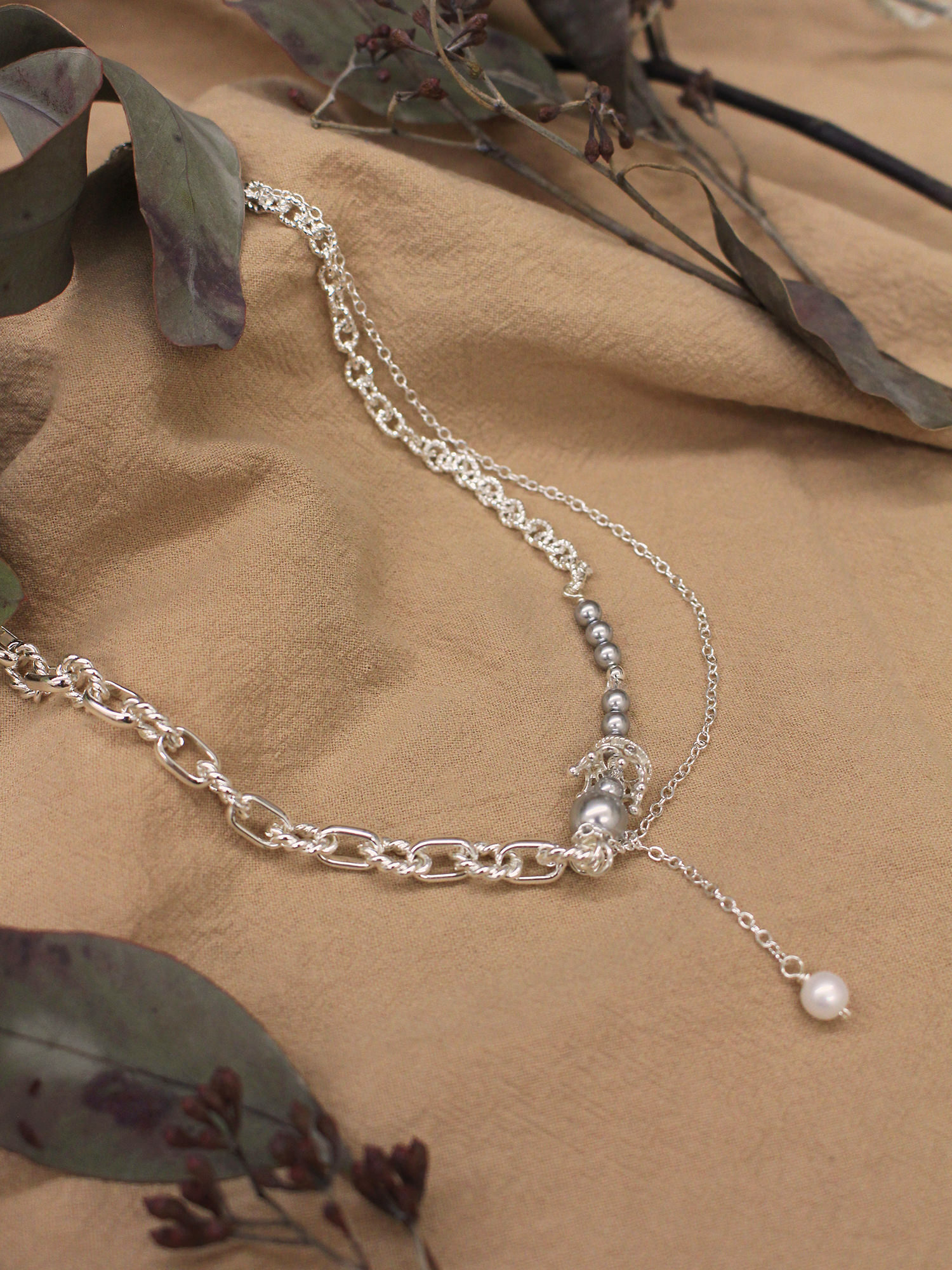 灰色的雨。MUCHAT手作珍珠皇冠麻花圈項鍊