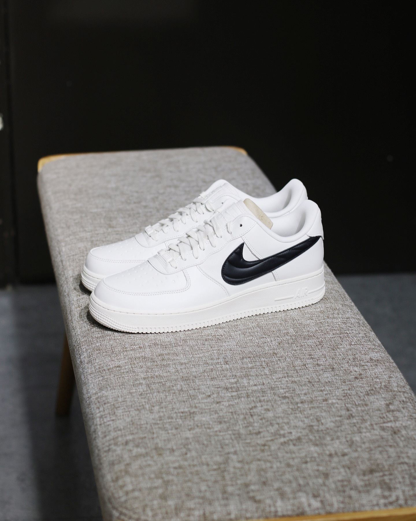 NIKE AIR FORCE 1 ”QUILTED SWOOSH“ 奶油黑白FV1182-001