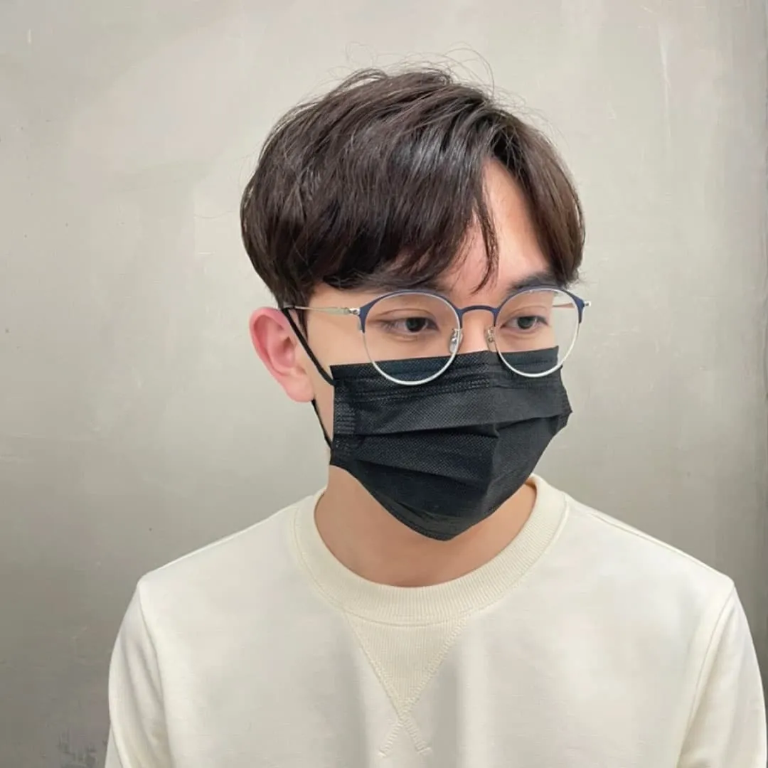 Taipei Hair Salon Recommendation: Hairstylist IRIS – Men’s Hairstyle Guide: Korean Middle-Part Curls