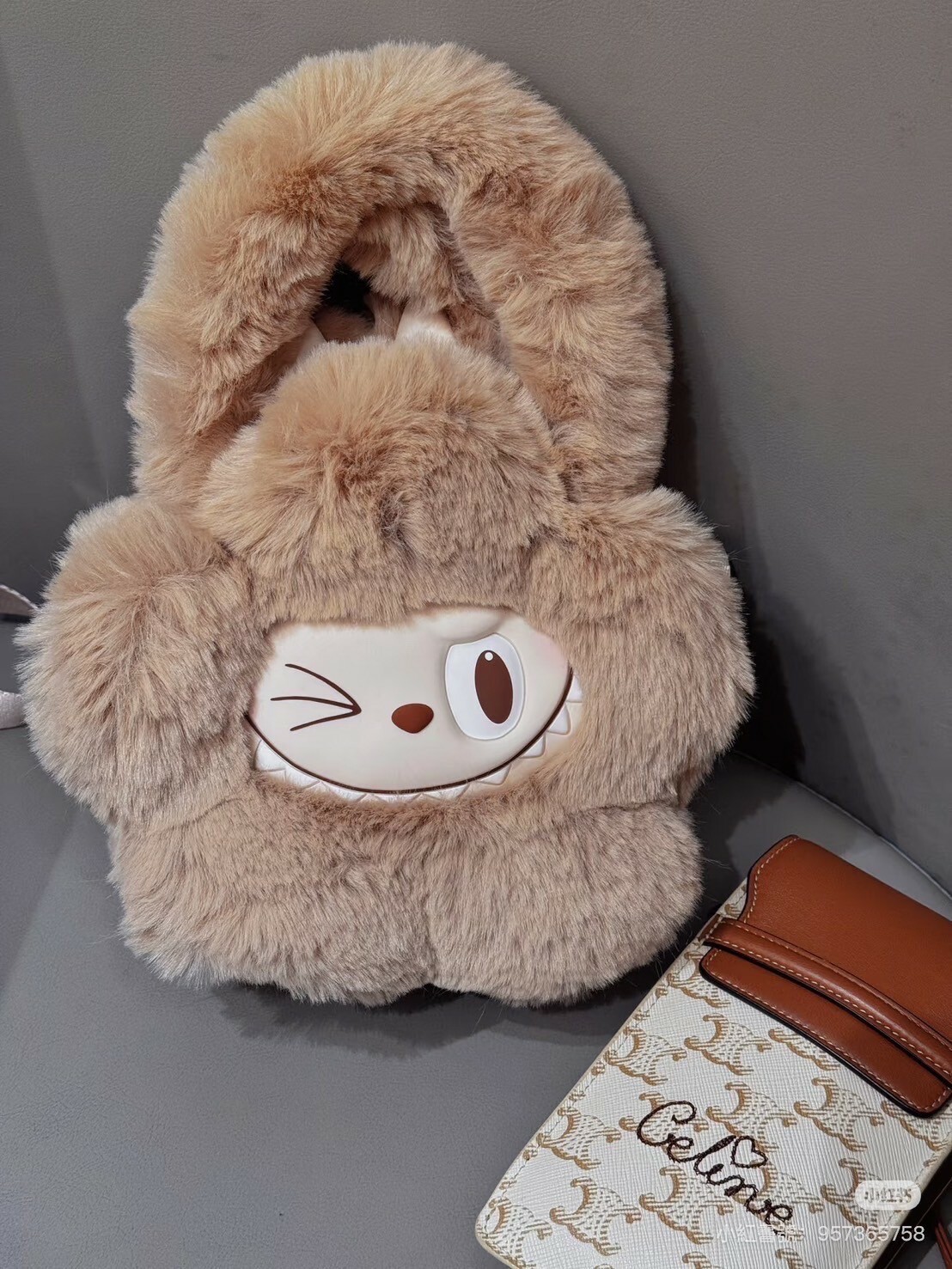 POP MART 泡泡瑪特 THE MONSTERS 經典系列 拉布布 LABUBU 絨毛 花朵造型 手提包 斜背包 -泡泡瑪特城市樂園