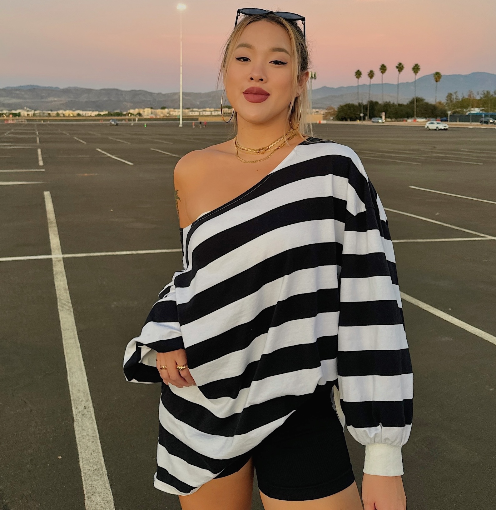 慵懶寬鬆感🧺條紋斜肩大Tee