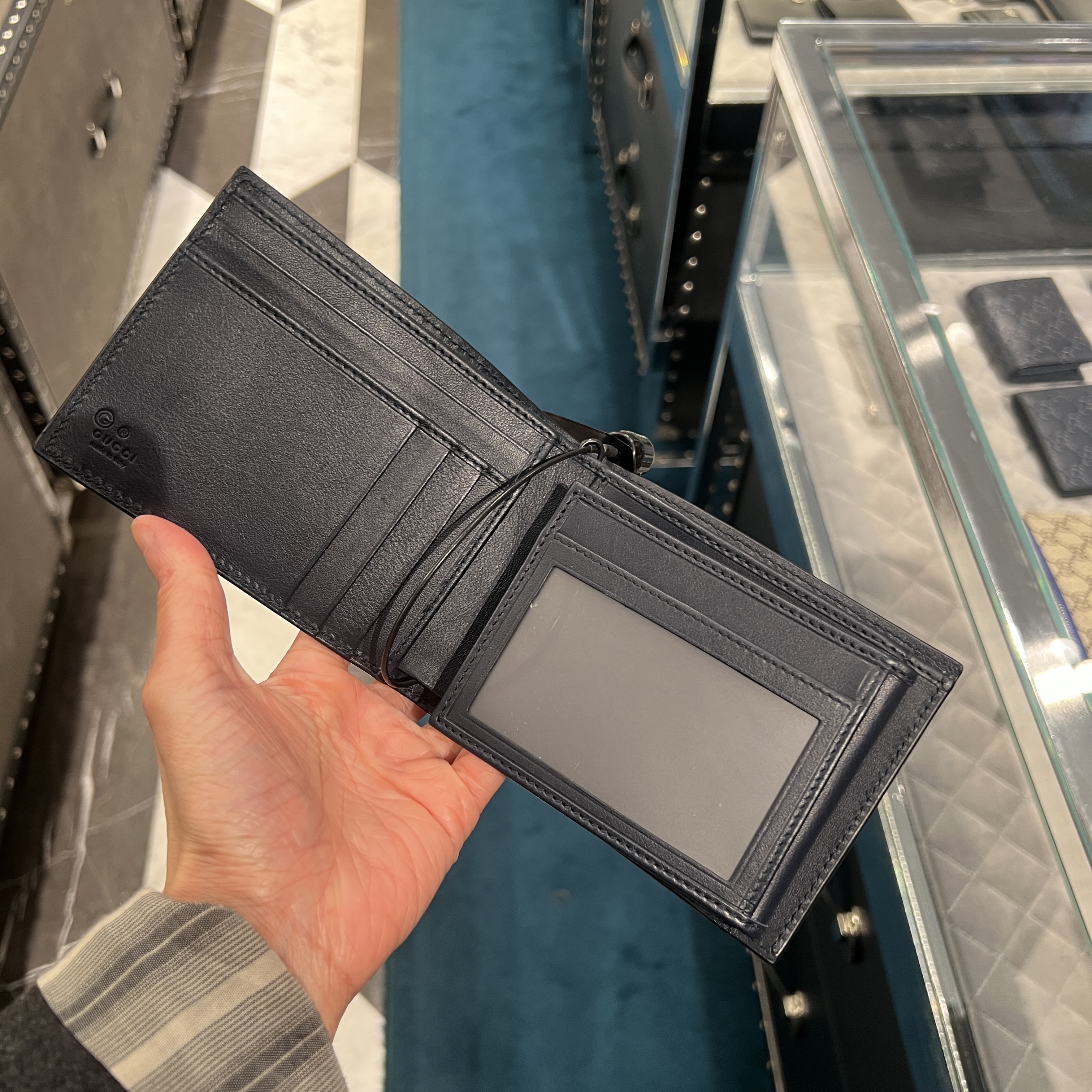 Gucci Microguccissima Tri-fold men wallet in Blue