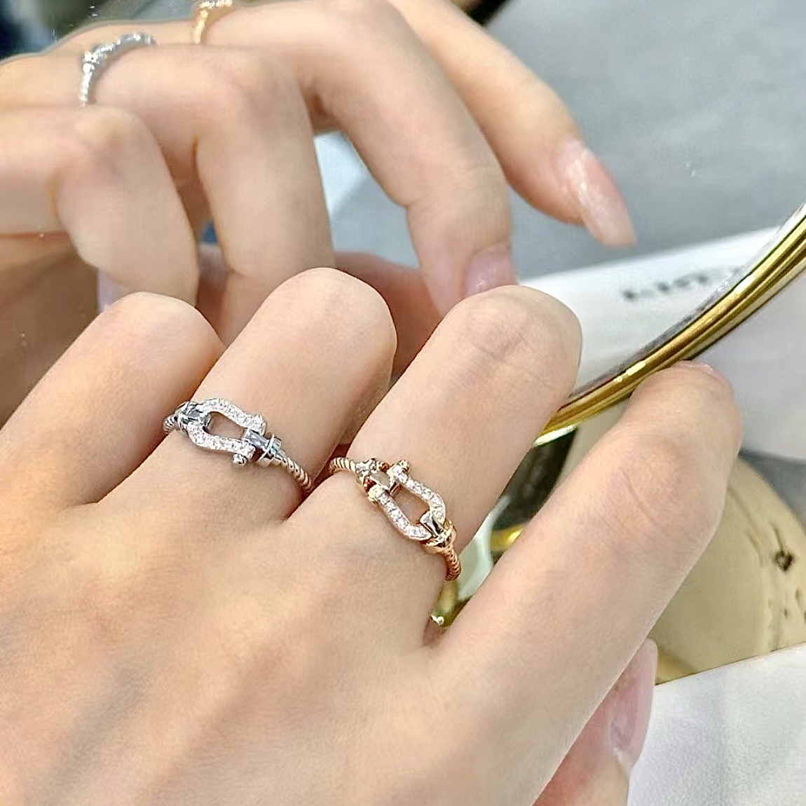 F”personalized 高奢半鑽馬蹄釦定製半鑽戒