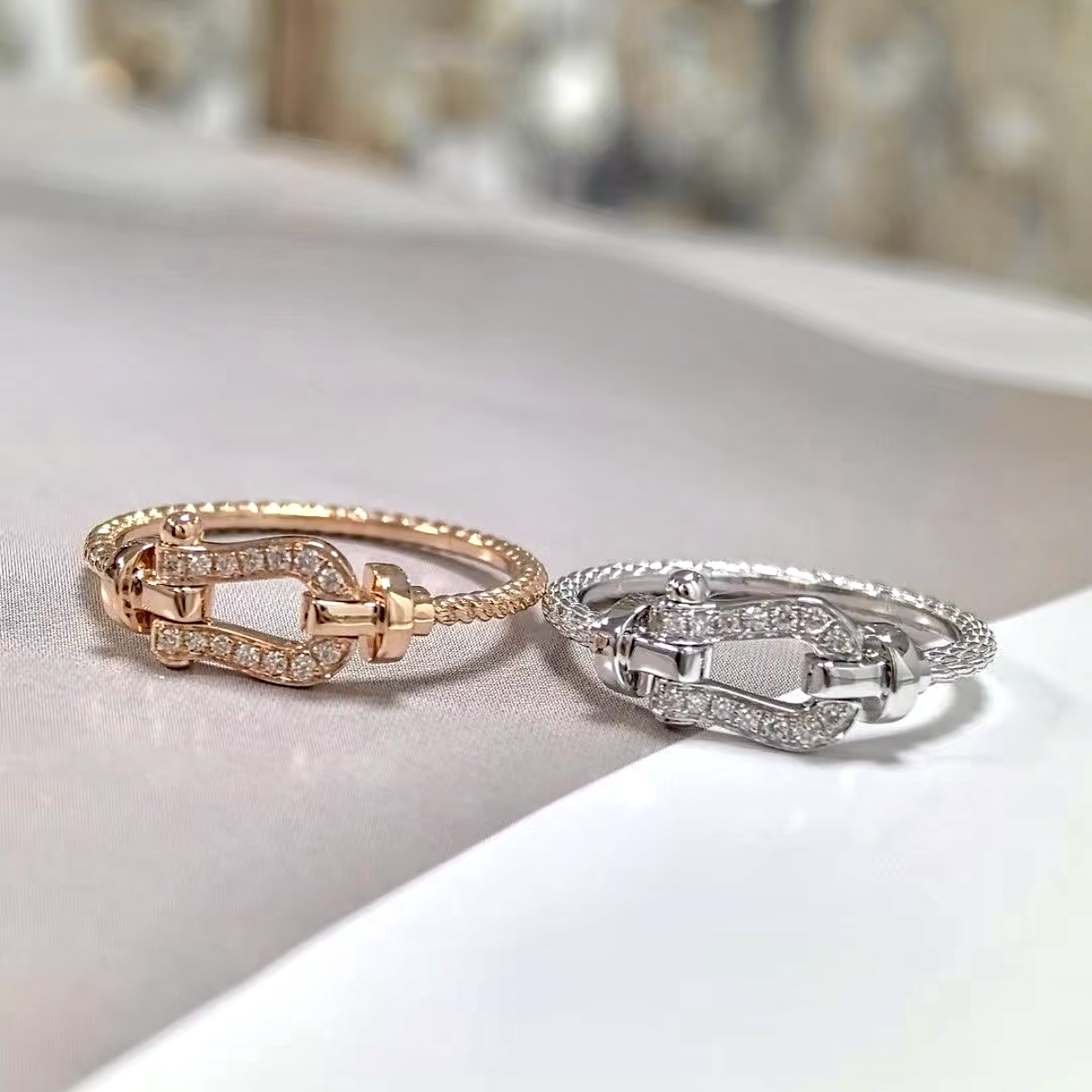 F”personalized 高奢半鑽馬蹄釦定製半鑽戒