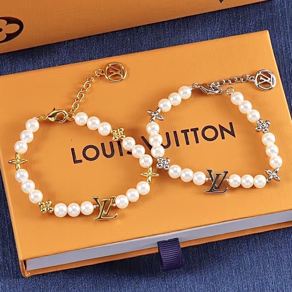 Monogram”lv小老花英字珍珠定製手鏈