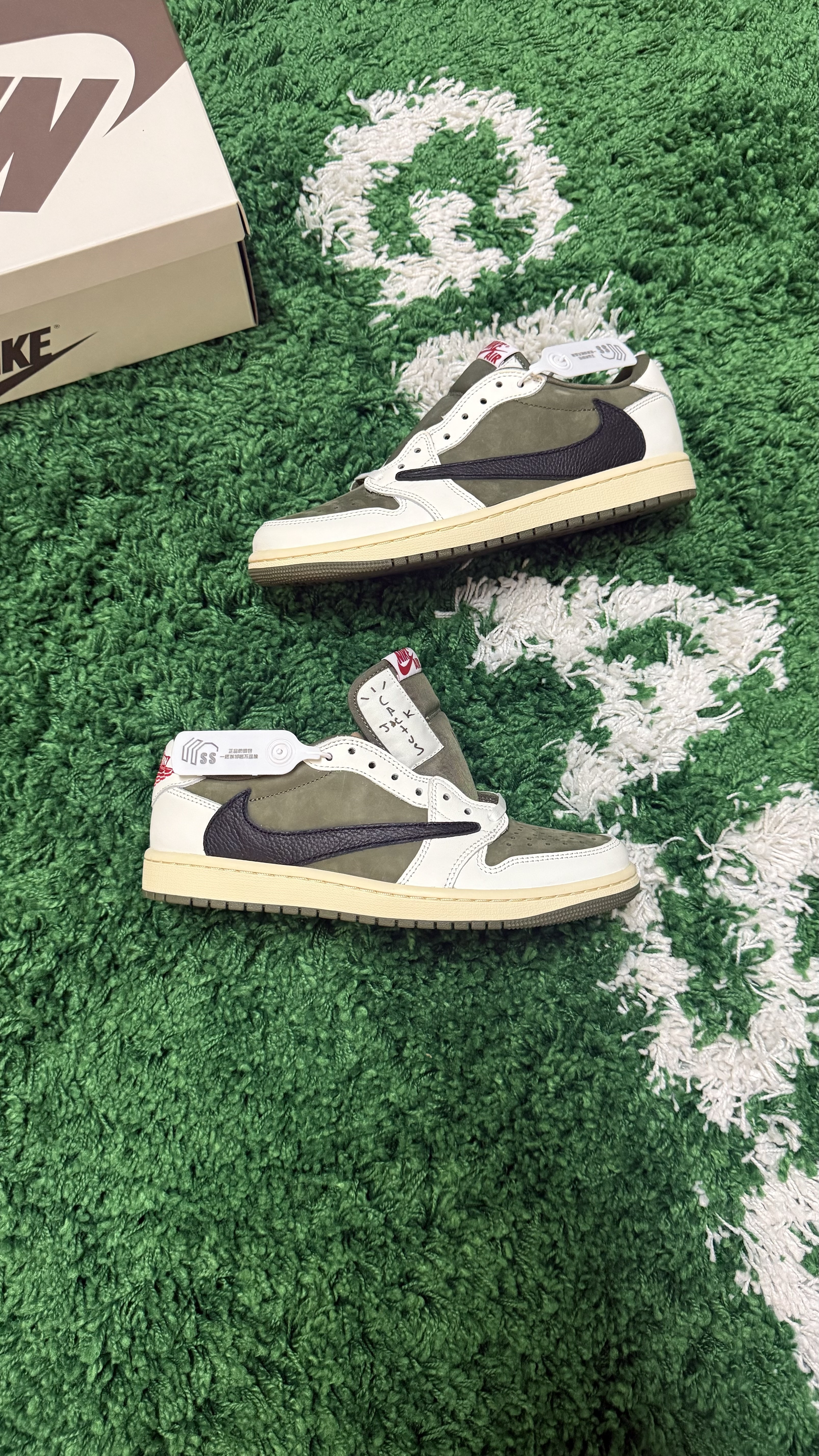 Travis Scott x Jordan Air Jordan 1 Low OG "Medium Olive" 倒鈎8.0 低筒 復古籃球鞋 男女同款 米綠
