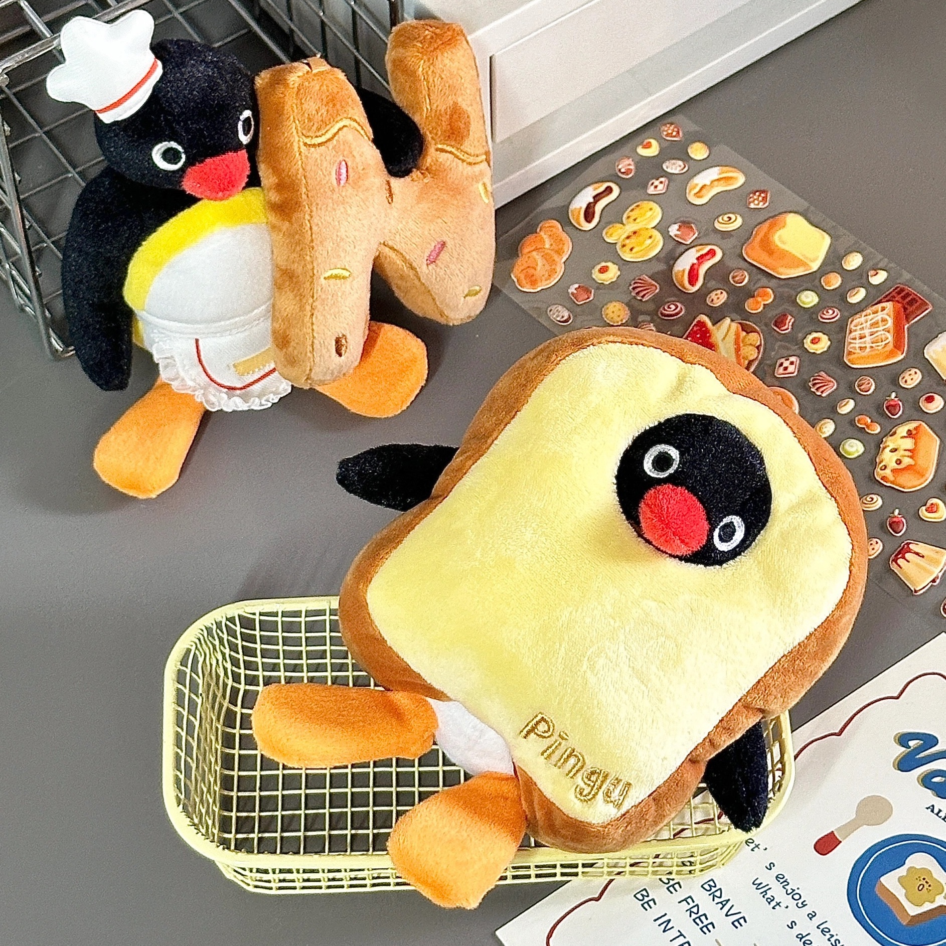 PINGU 企鵝家族 正版授權 麵包超人系列 奶油吐司 法棍 吊飾 鑰匙圈 / 預購