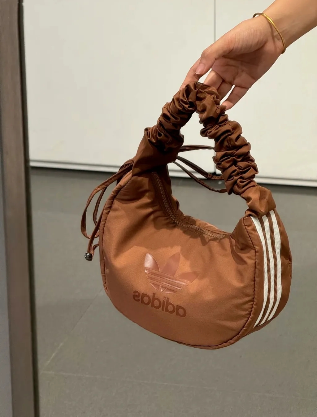 Adidas Originals Bag 皺摺雲朵包 美拉德 咖啡棕 手提 肩包 可調節 小包 JZ2277