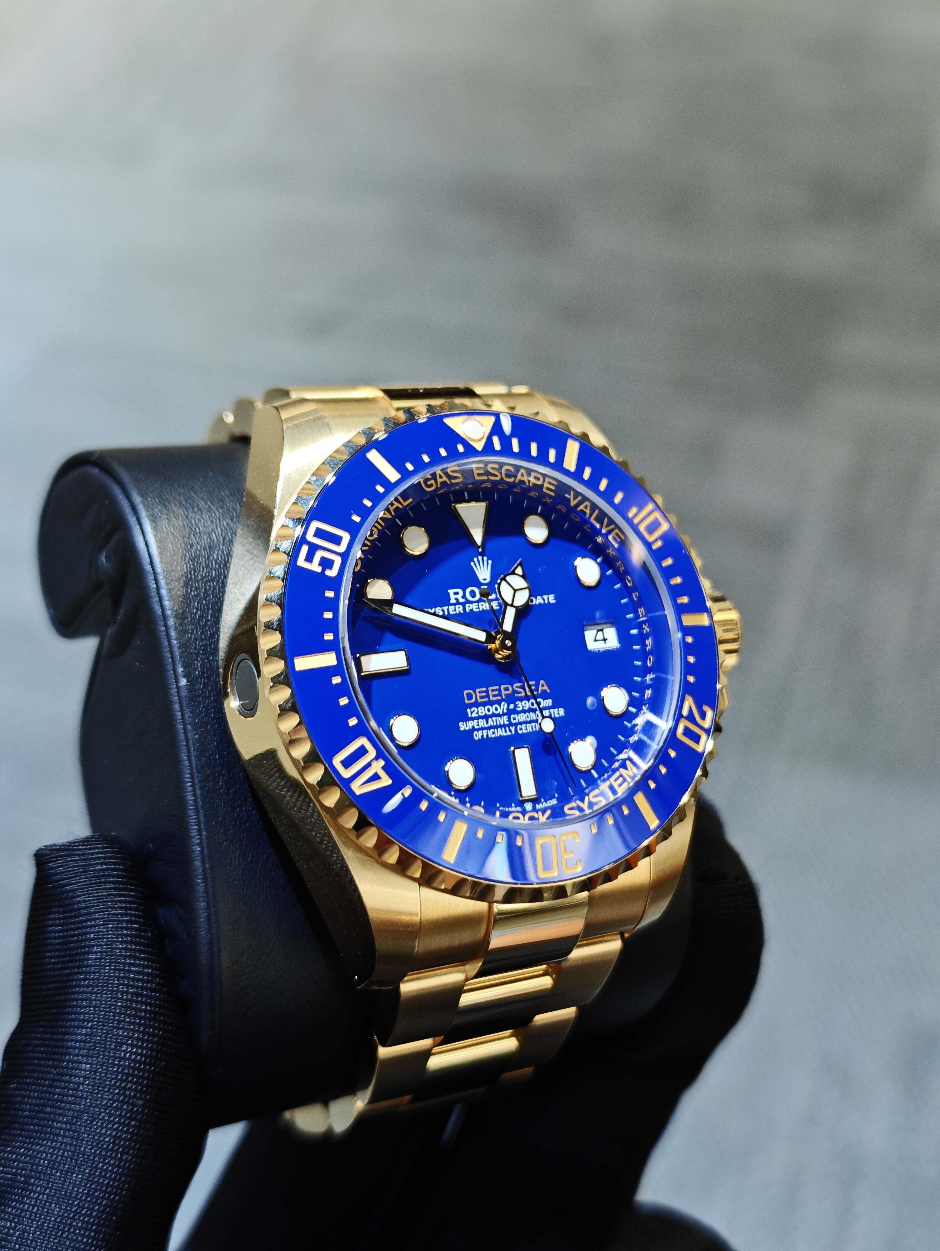 BRAND NEW ROLEX 136668 OYSTER PERPETUAL ROLEX DEEPSEA D-BLUE DIAL GOLD 44 MM