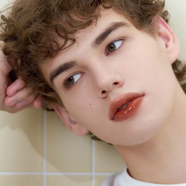 光澤潤唇膏 3.5g - AOU