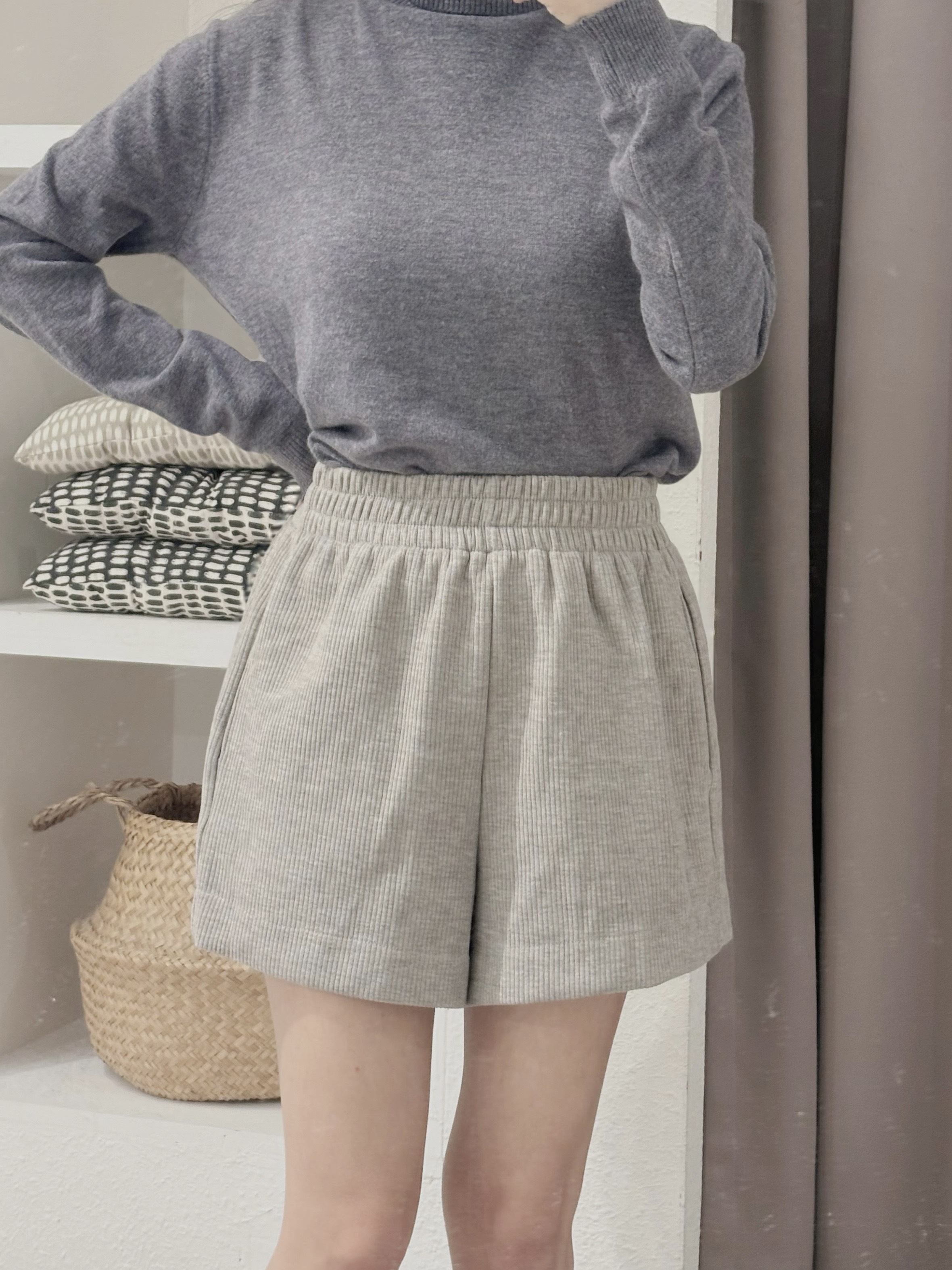 |現貨|兔絨高腰鬆緊腰側口袋短褲(2色)