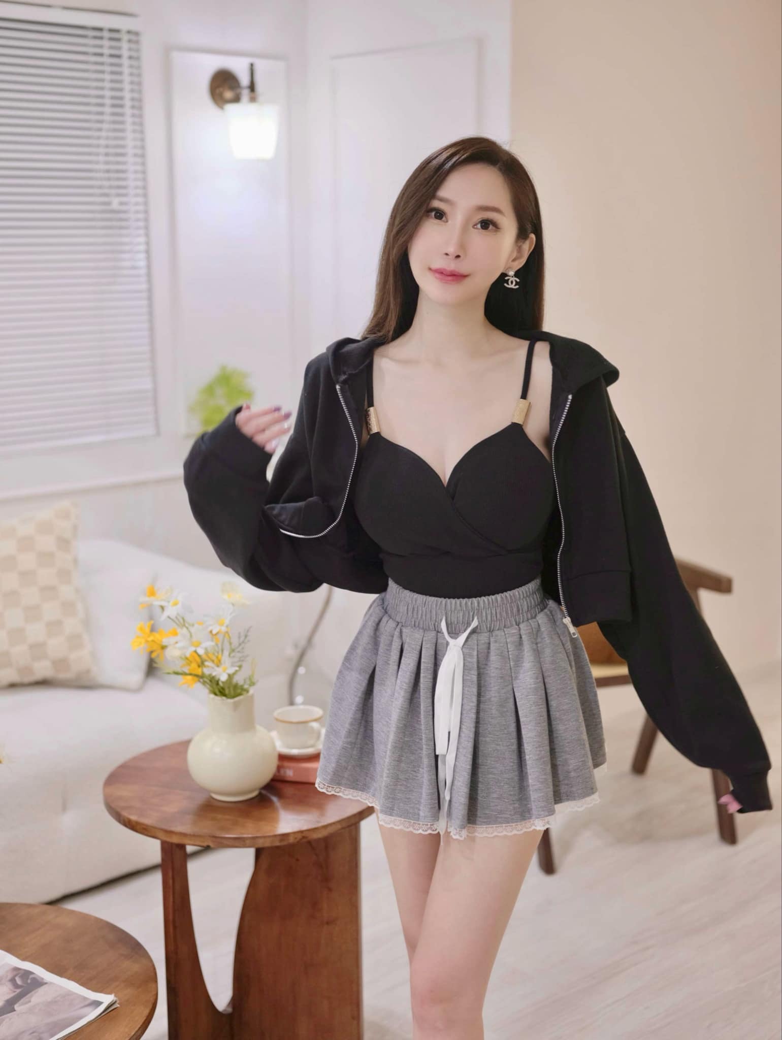 🤍高磅細肩帶背心+連帽外套兩件式（黑色均碼）