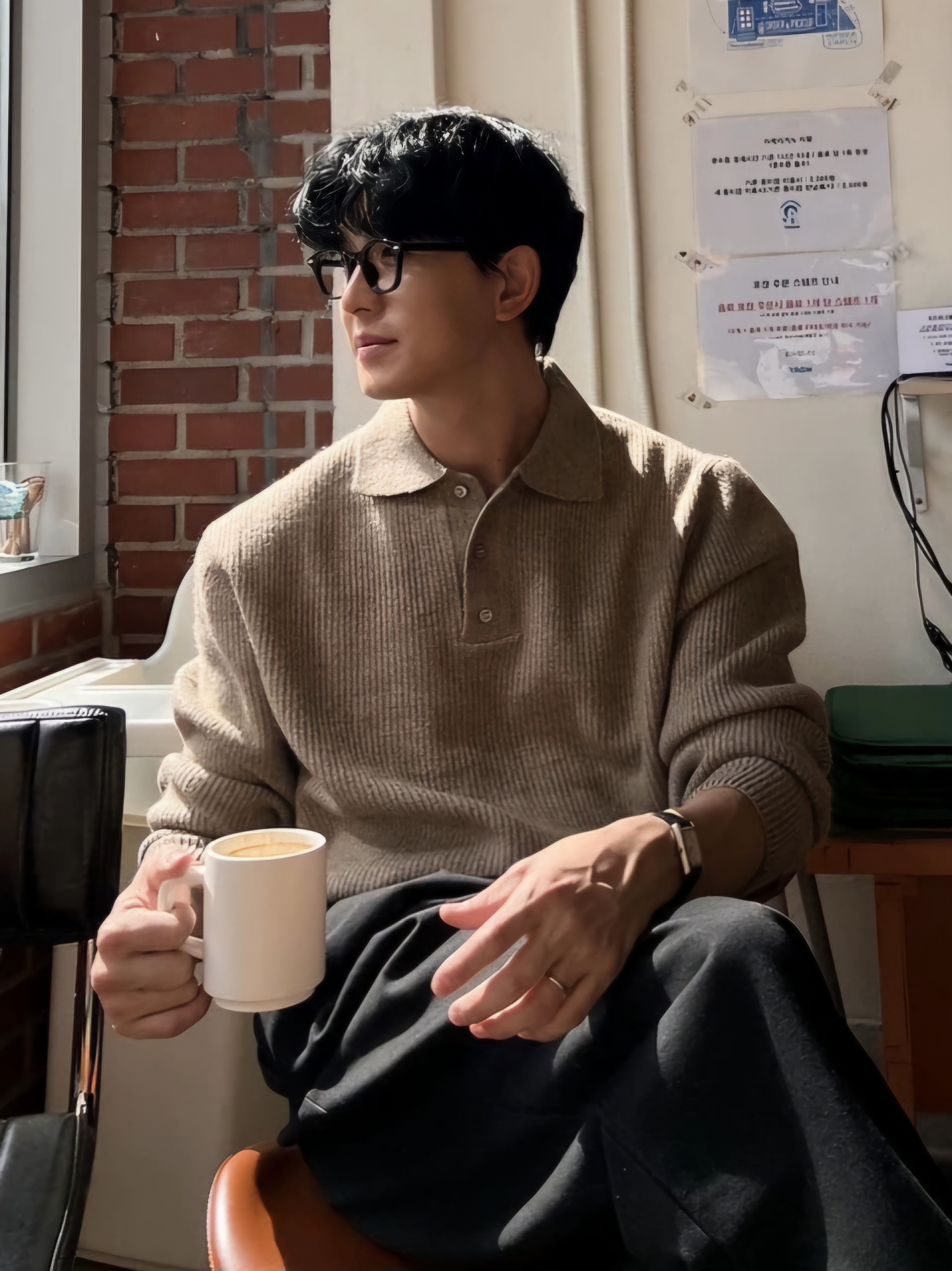 鈕扣領長袖針織衫