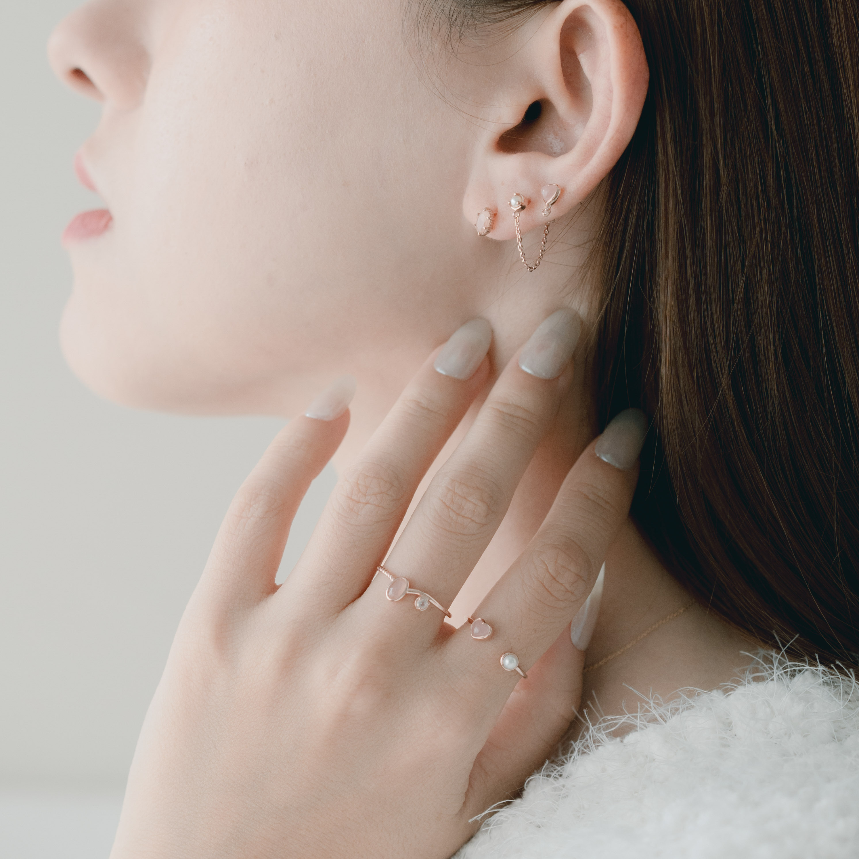 六爪橢圓蜜桃月光轉珠耳環