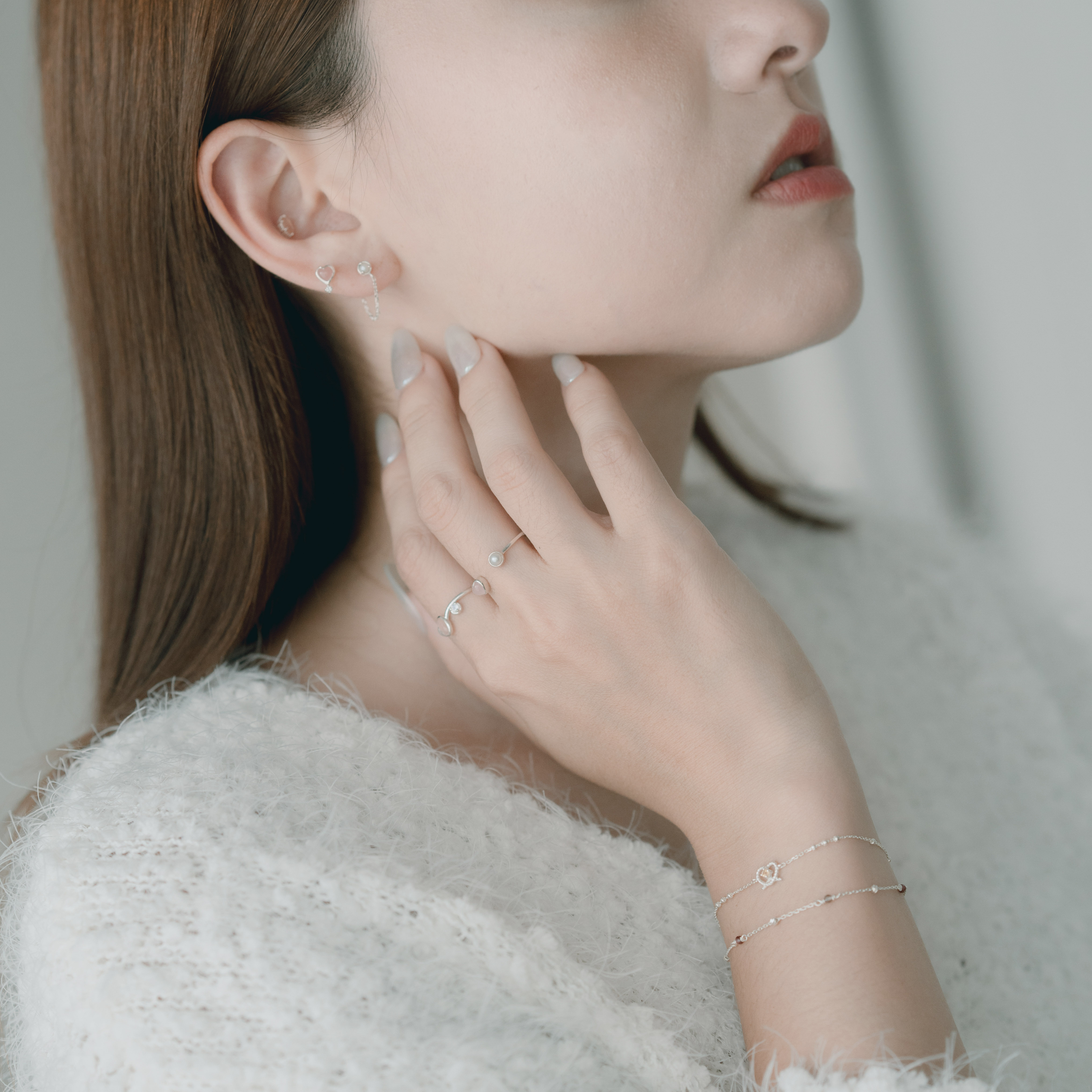 六爪橢圓蜜桃月光轉珠耳環