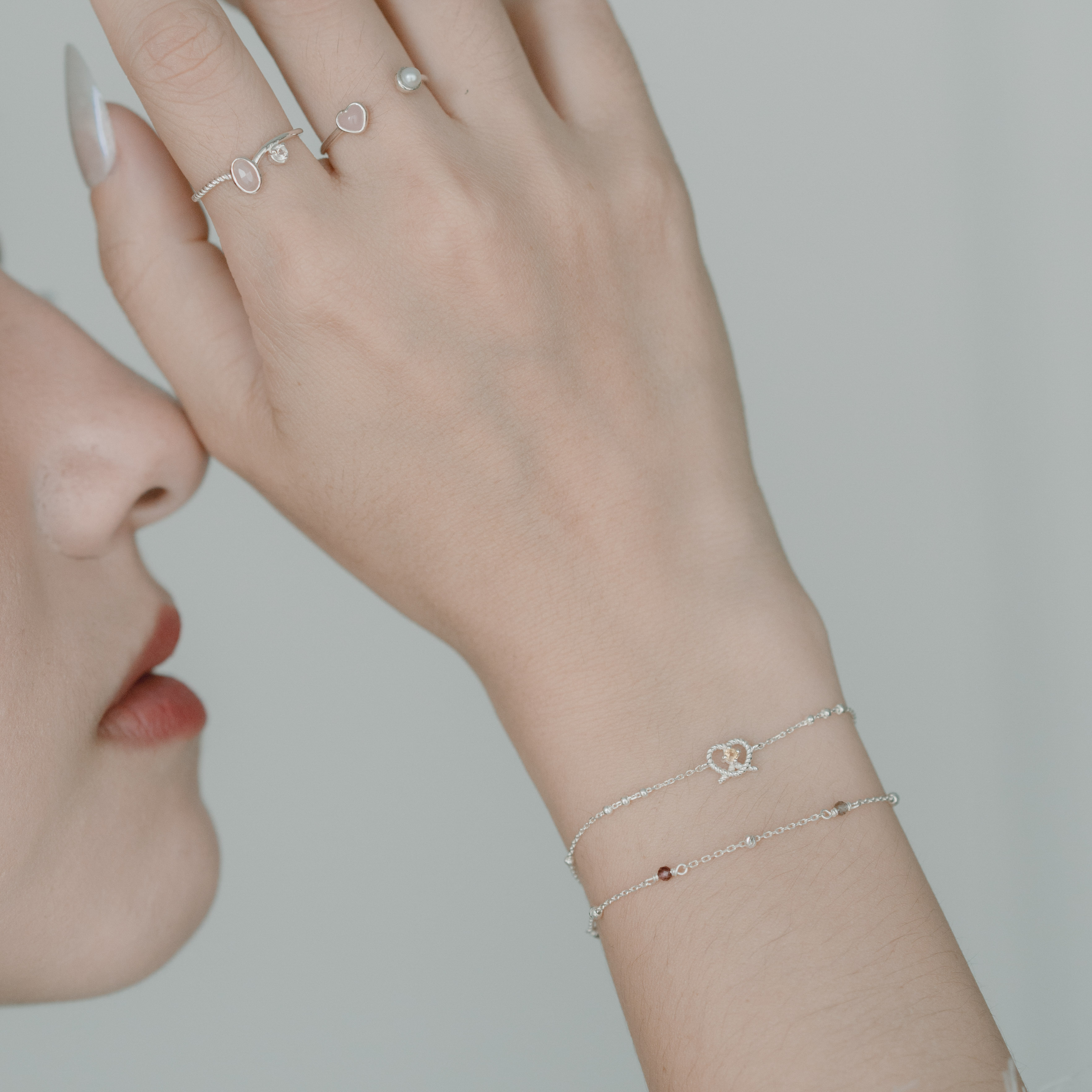 橢圓蜜桃月光微V形戒指