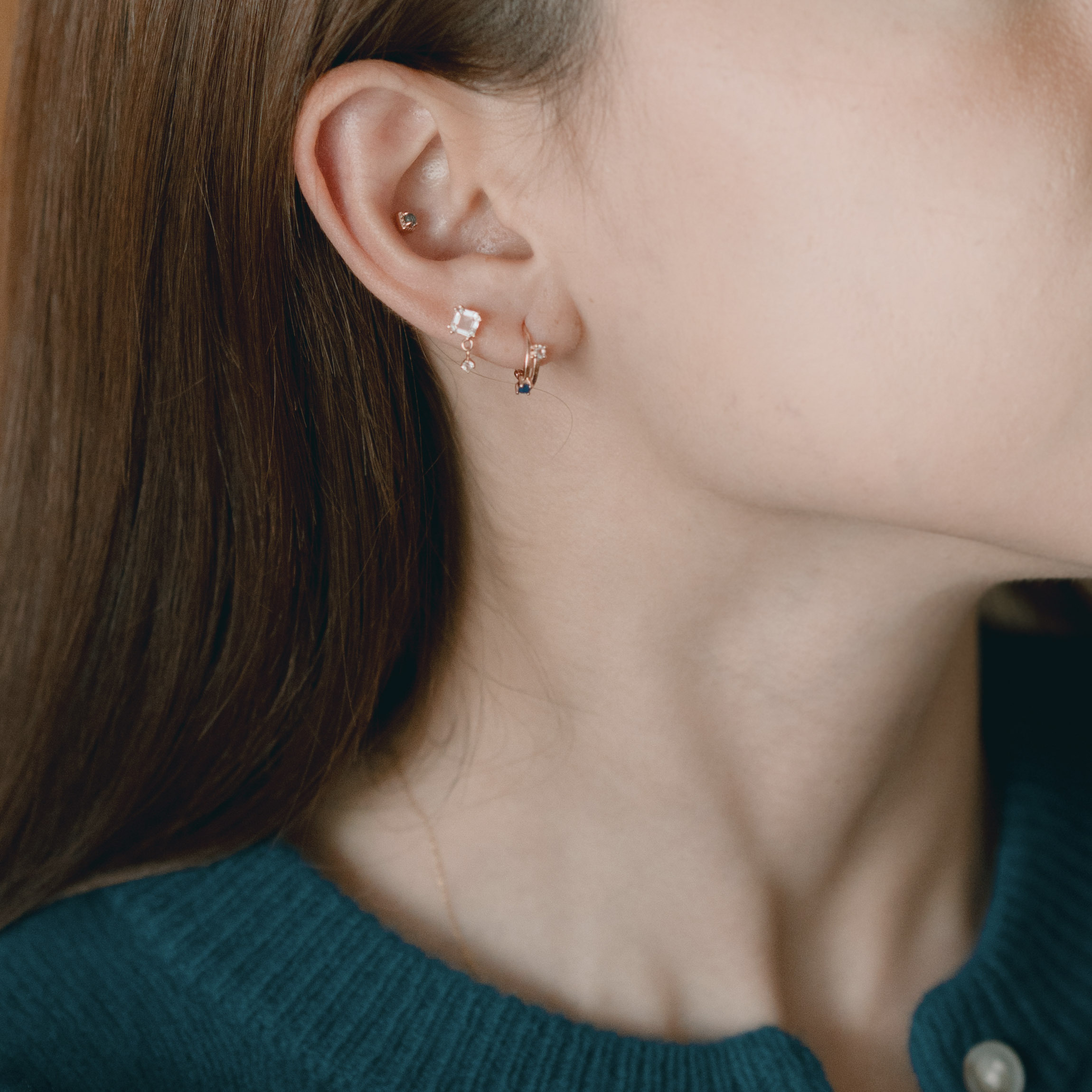 四爪方形白水晶垂托帕轉珠耳環