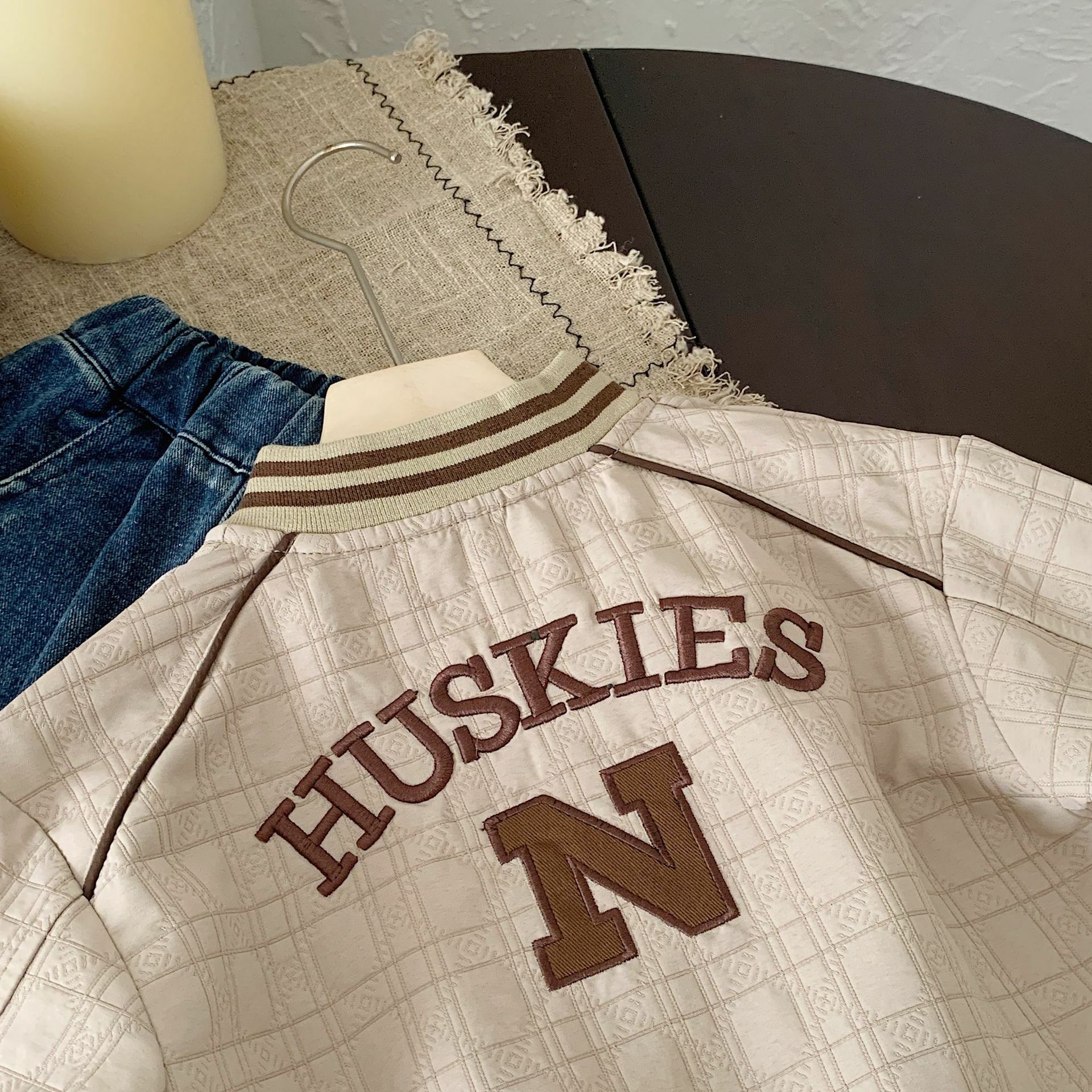 2024秋季棒球外套-獨特壓紋設計