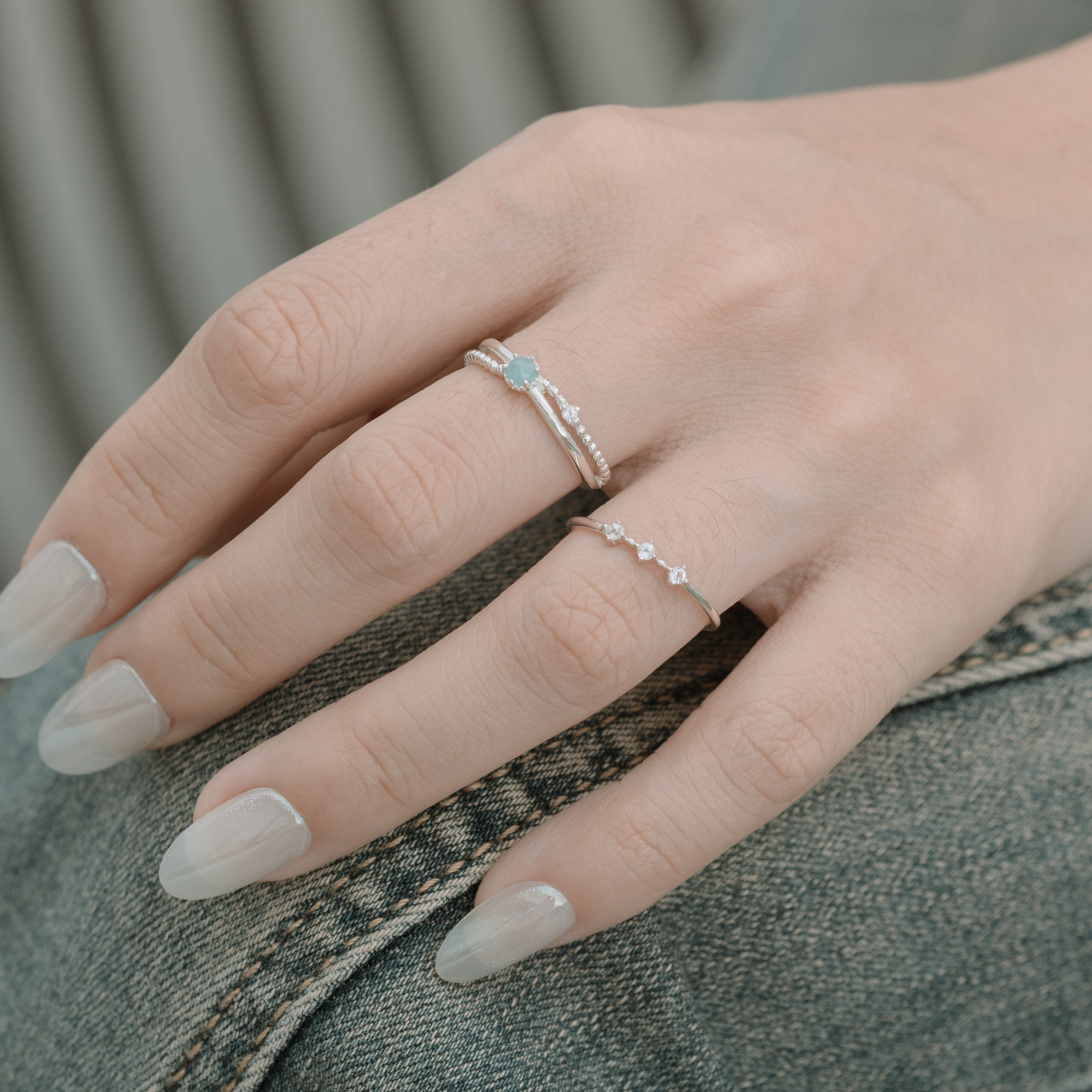 小四爪三顆白托帕戒指