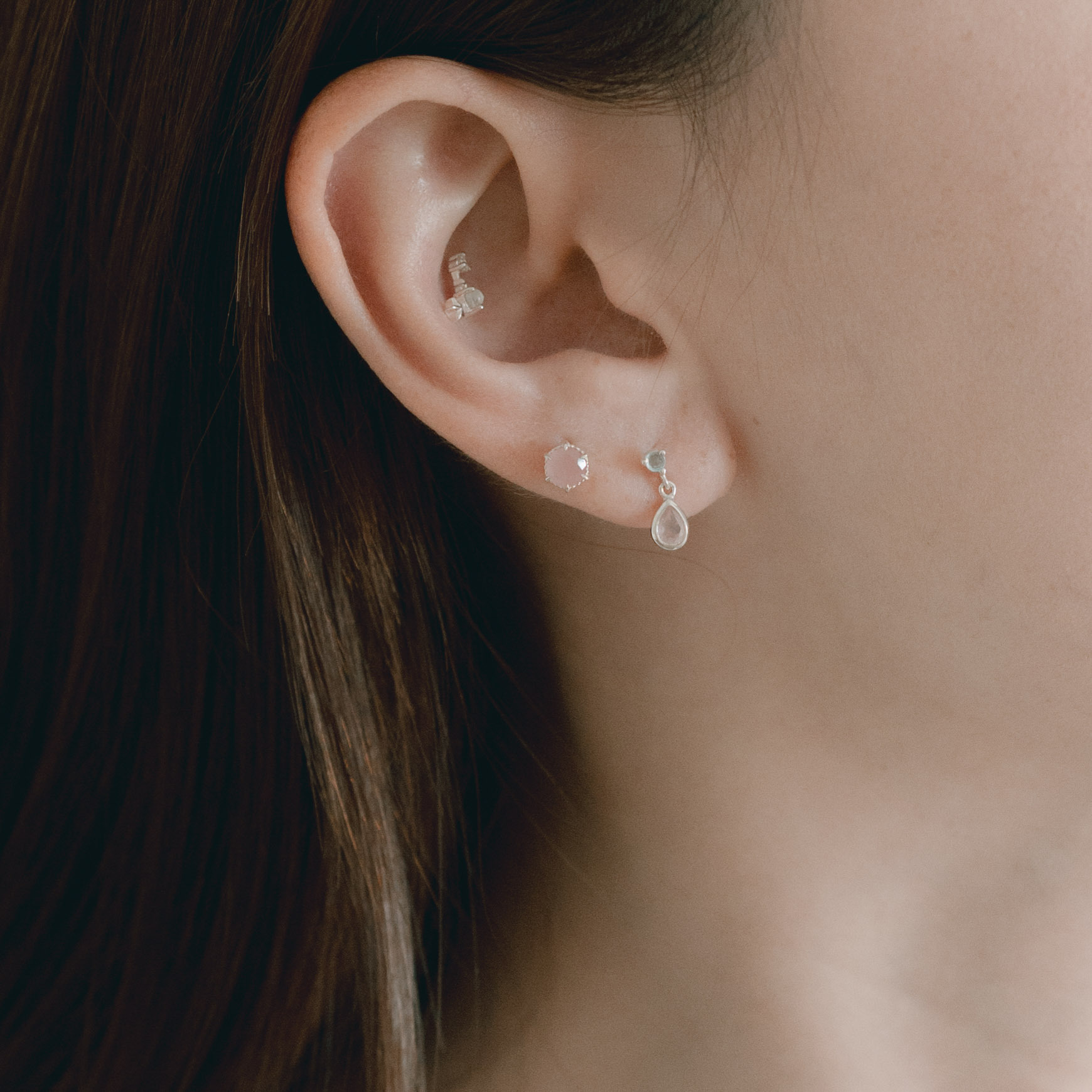 圓六爪粉紅石英轉珠耳環