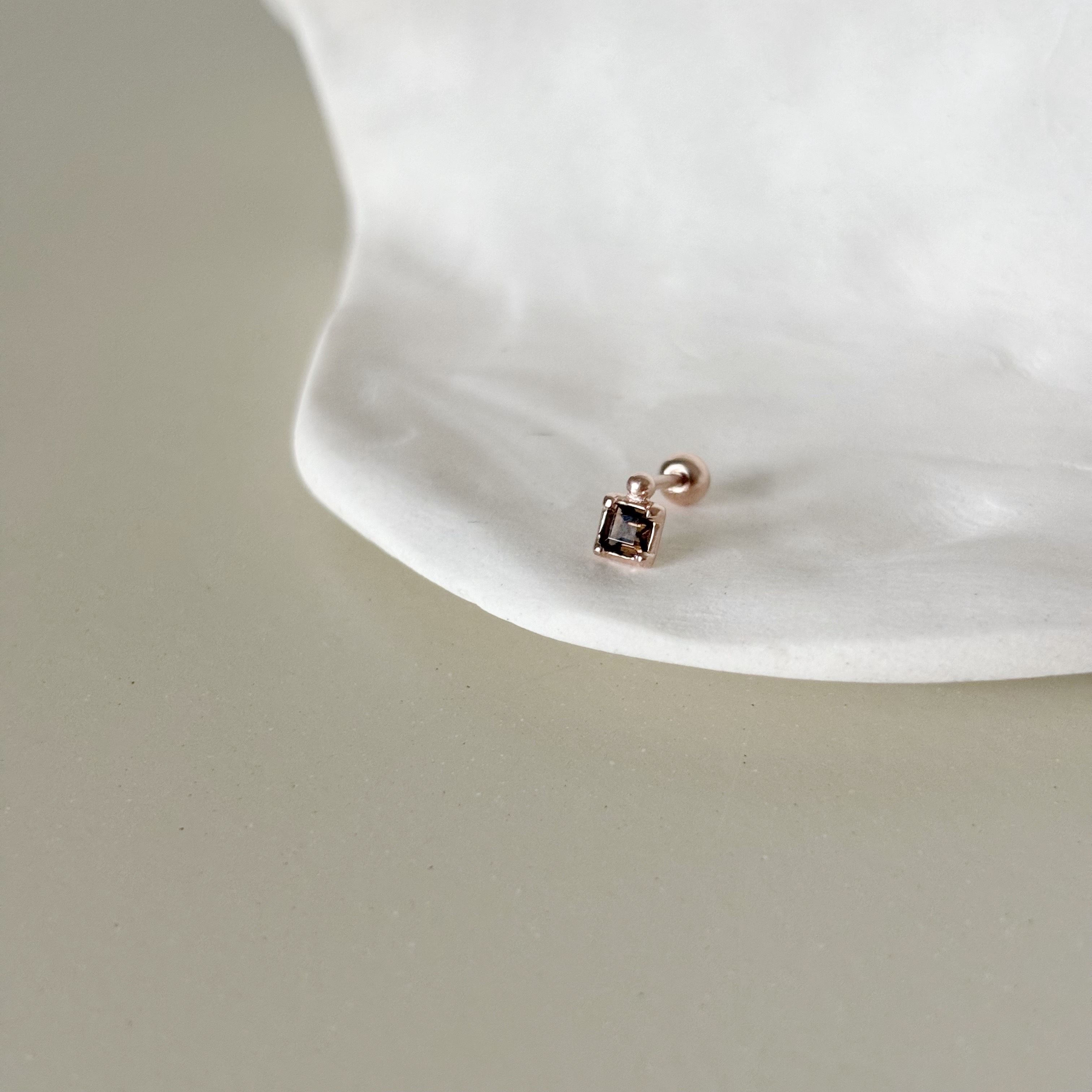 小點四爪茶晶轉珠耳環