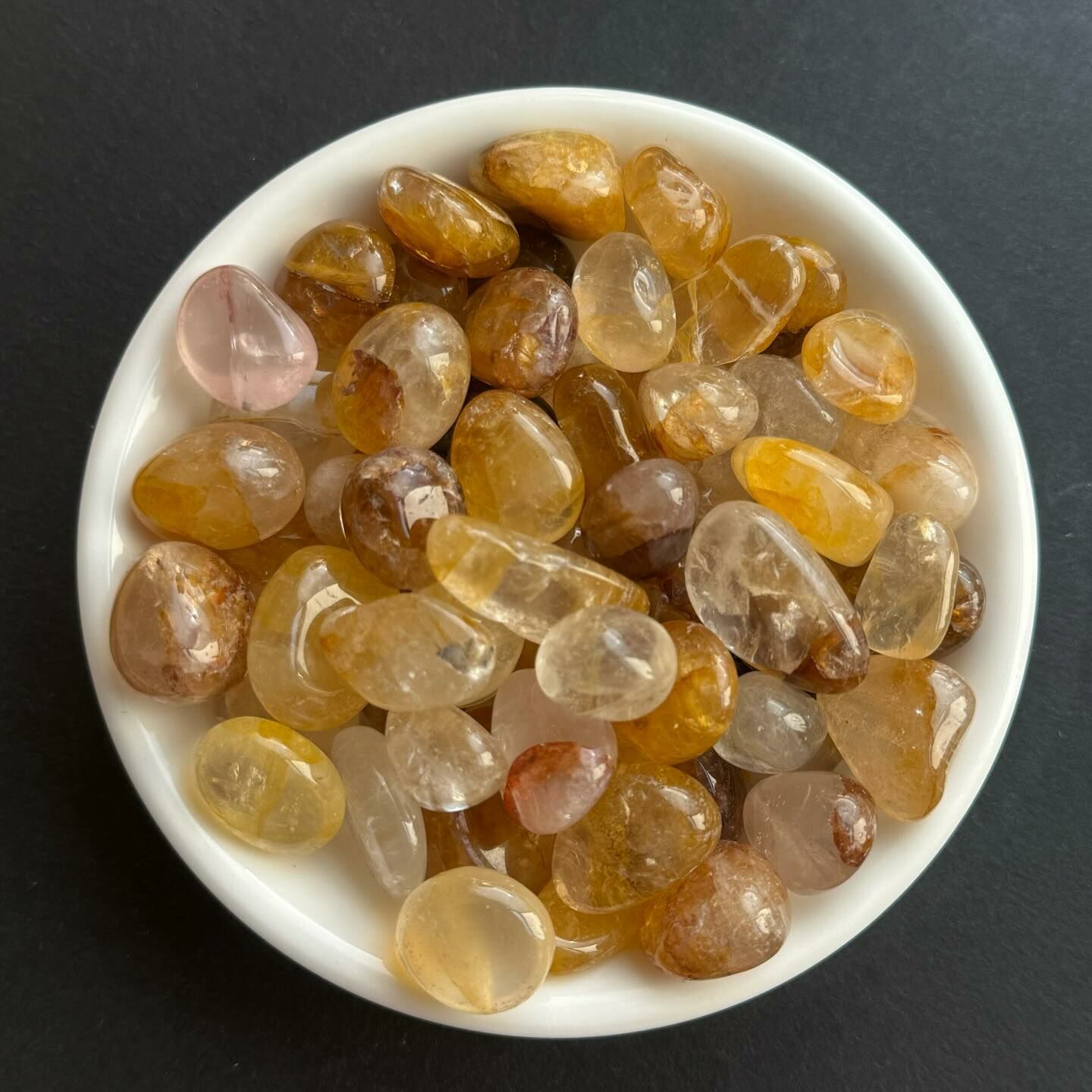 [原石] 黃金療癒者 /黃膠花 水晶滾石 5顆一組