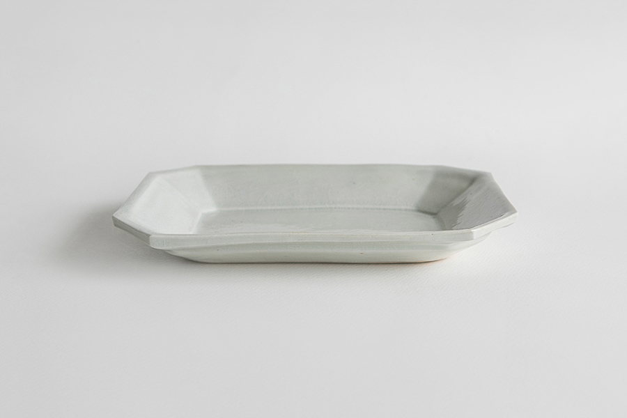 角田淳 - 隅切皿 / 中 / 灰釉