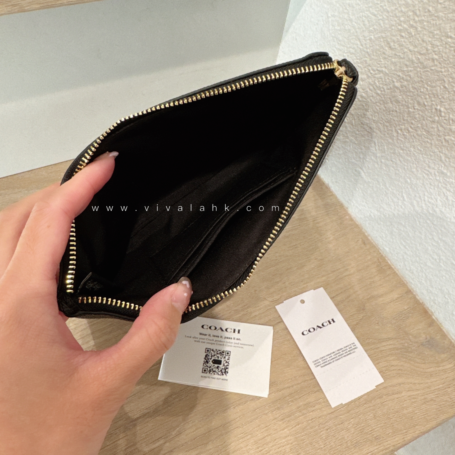 Coach - Large Corner Zip Wristlet (CV395)