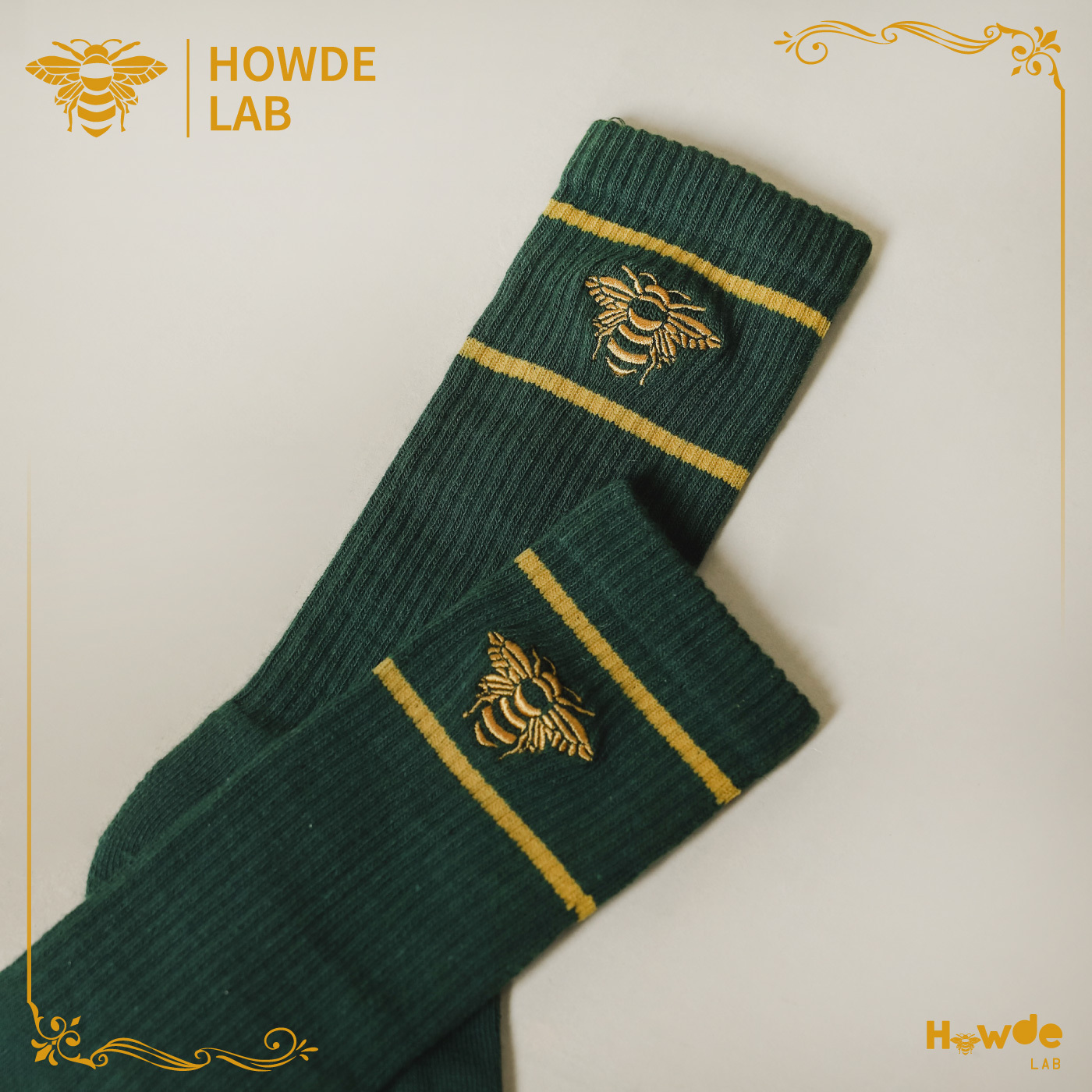 HOWDE LAB SOCKS 綠色 黃金蜜蜂刺繡長襪 / 刺繡 長襪 造型襪 高筒襪【23SS03-GR】
