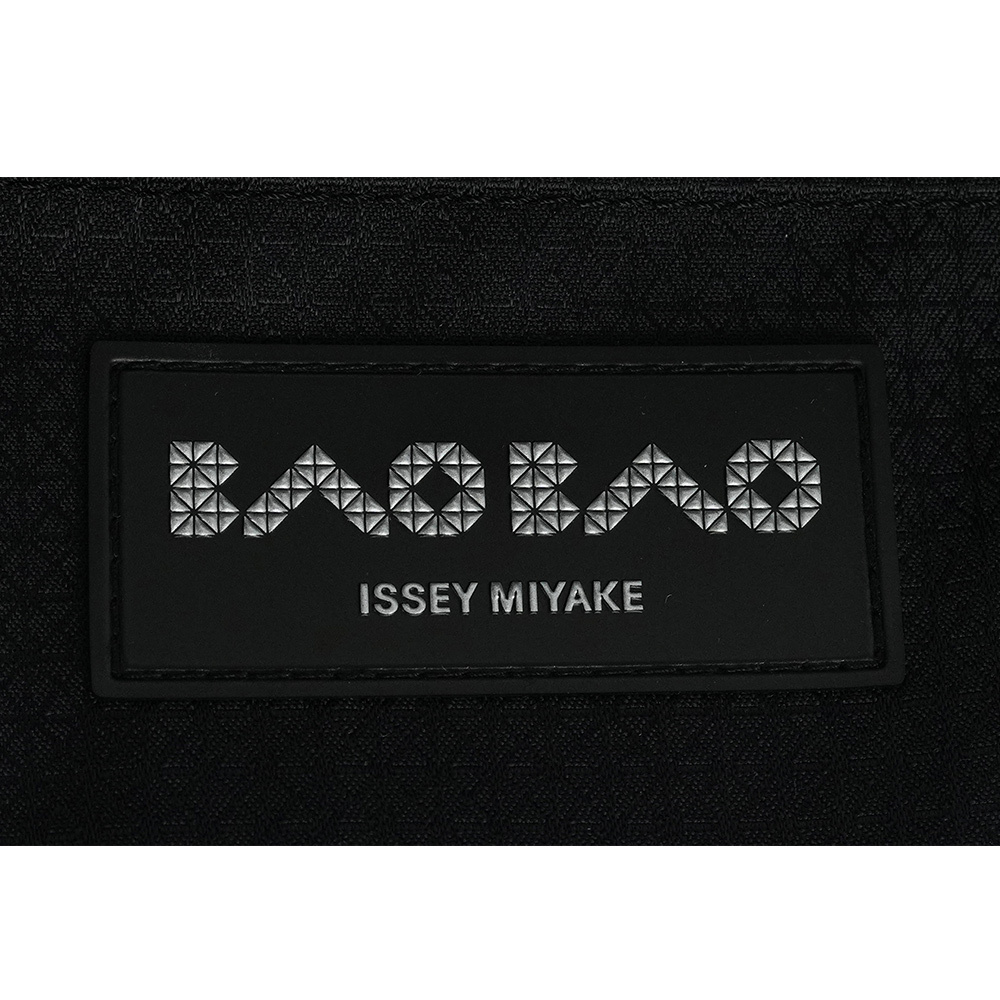 【ISSEY MIYAKE三宅一生】BAO BAO CARAT 3X3 亮面手提小方盒(焦糖棕)AG610 44