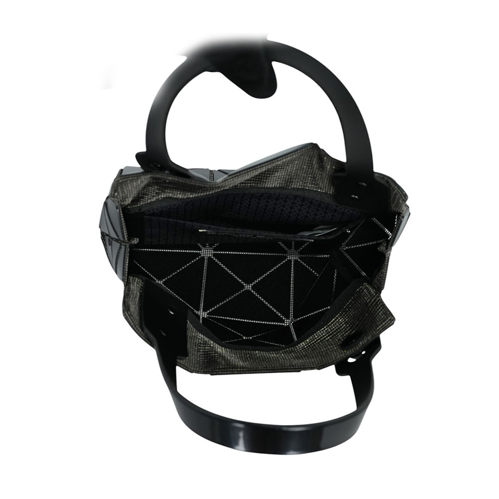【ISSEY MIYAKE三宅一生】BAO BAO CARAT 3X3 亮面手提小方盒(黑色)AG610 15