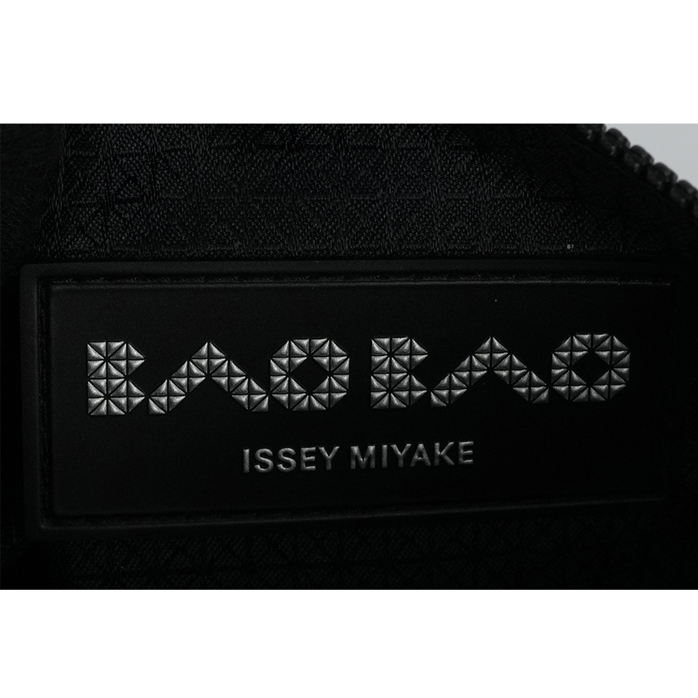 【ISSEY MIYAKE三宅一生】BAO BAO LUCENT 3X4 雙色亮面斜背包(粉色/淺粉色)AG606 27