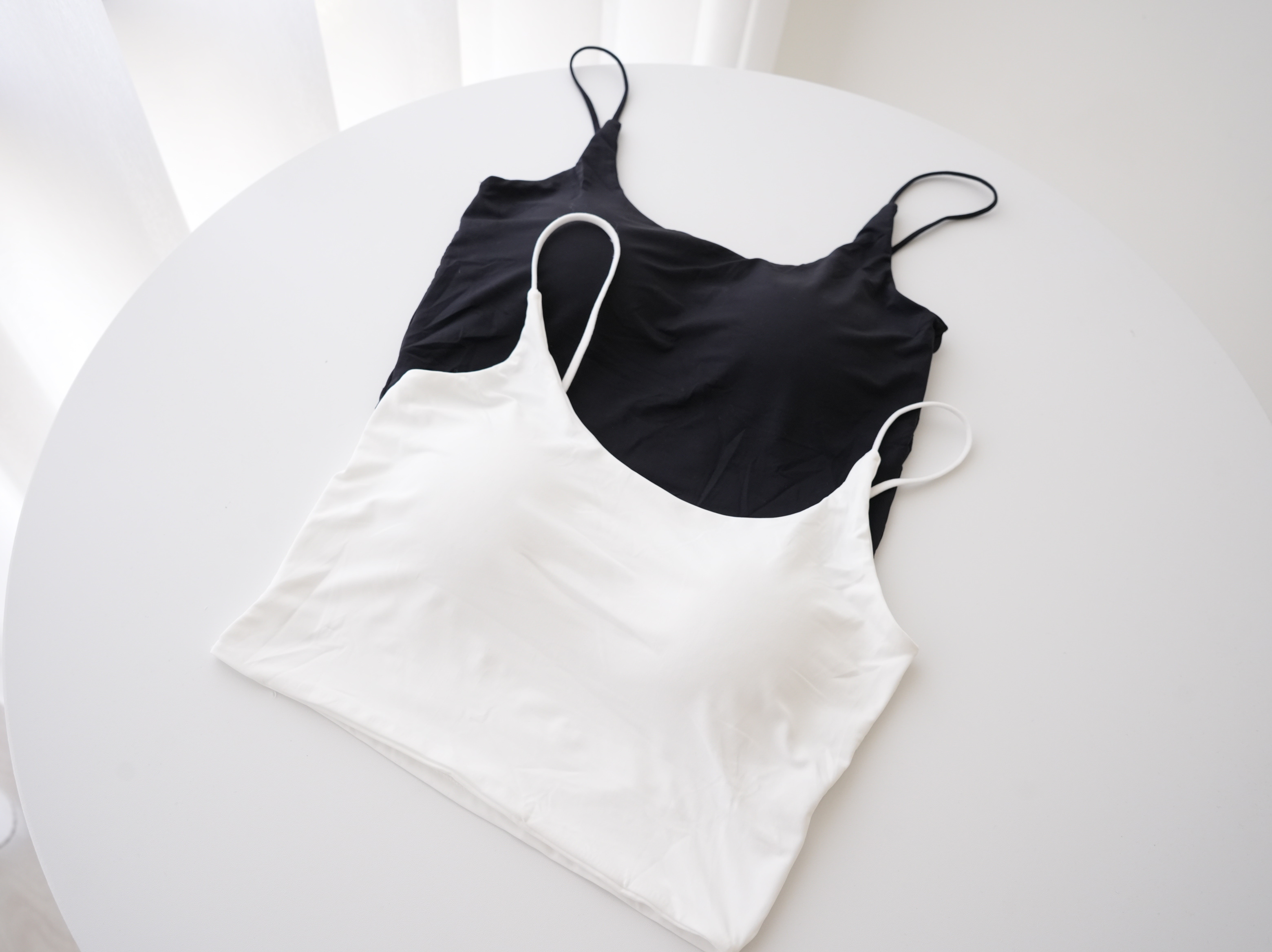 法朵Fado shop｜冰絲固定杯背心 526B032 黑/白