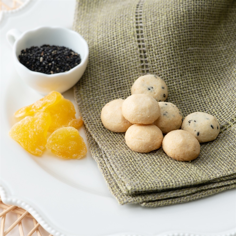 Aoyama Decarbo｜和服熊貓鐵盒無麩質餅乾