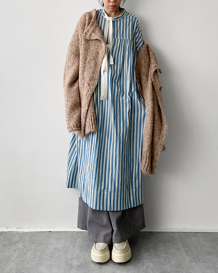 MFO-2629 復古排釦針織