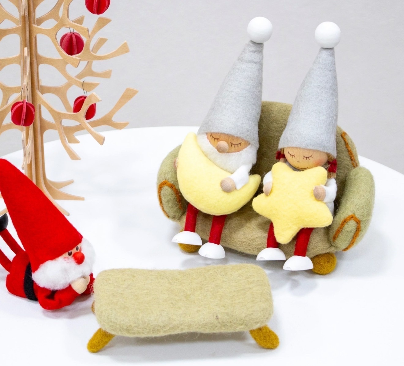 羊毛氈沙發茶几組