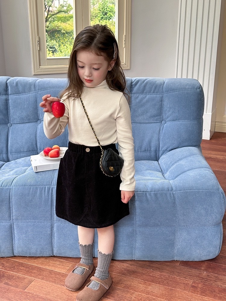 百搭小立領素面上衣