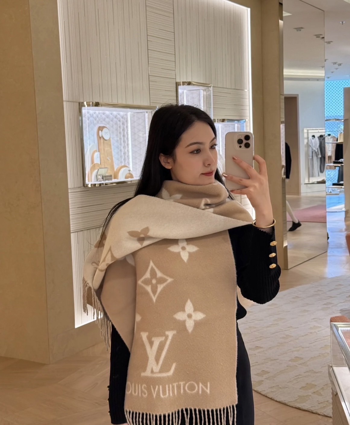 LOUIS VUITTON LV Reykjavik 圍巾 奶茶色