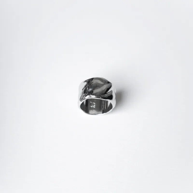 Liam Conner 寬流線戒指