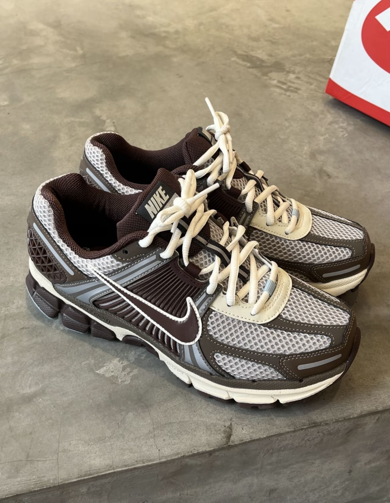 NIKE  W ZOOM VOMERO 5 可可棕復古 運動鞋 女鞋 (FD9920022)